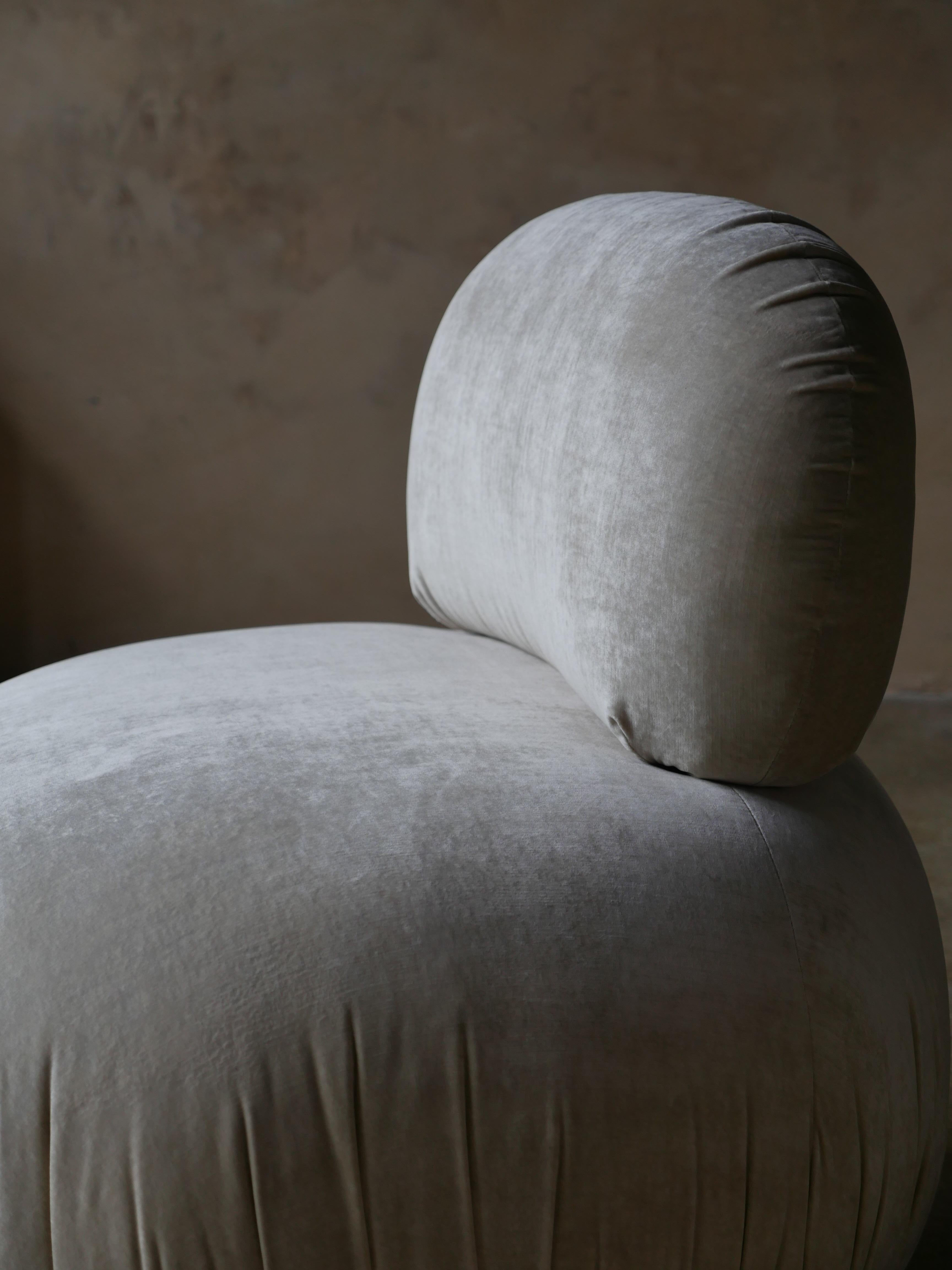Velluto Pouf girevole di design degli anni '80 con velluto di seta Lee Jofa personalizzato in vendita
