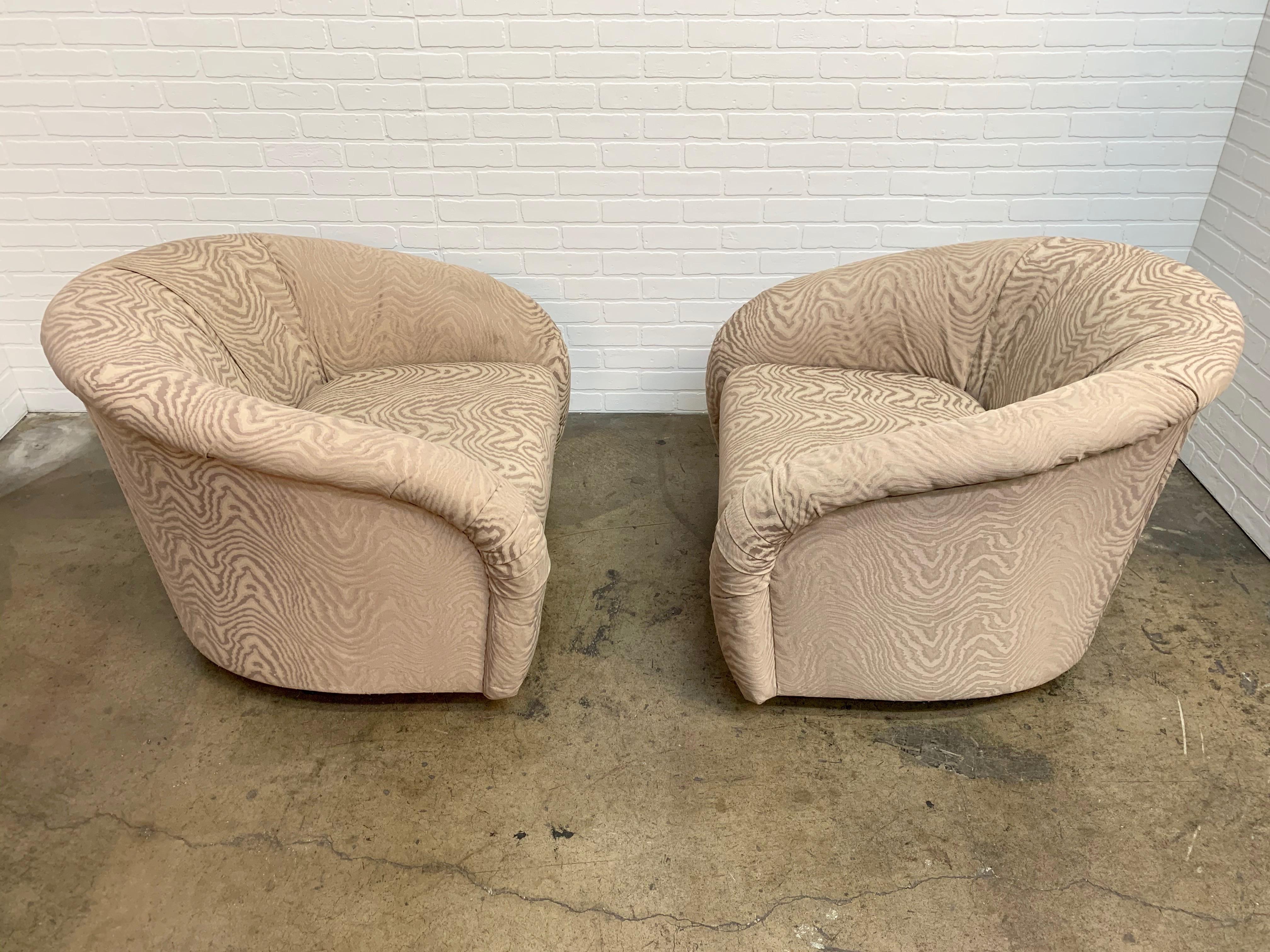 1980s Swivel Lounge Chairs In Good Condition In Denton, TX