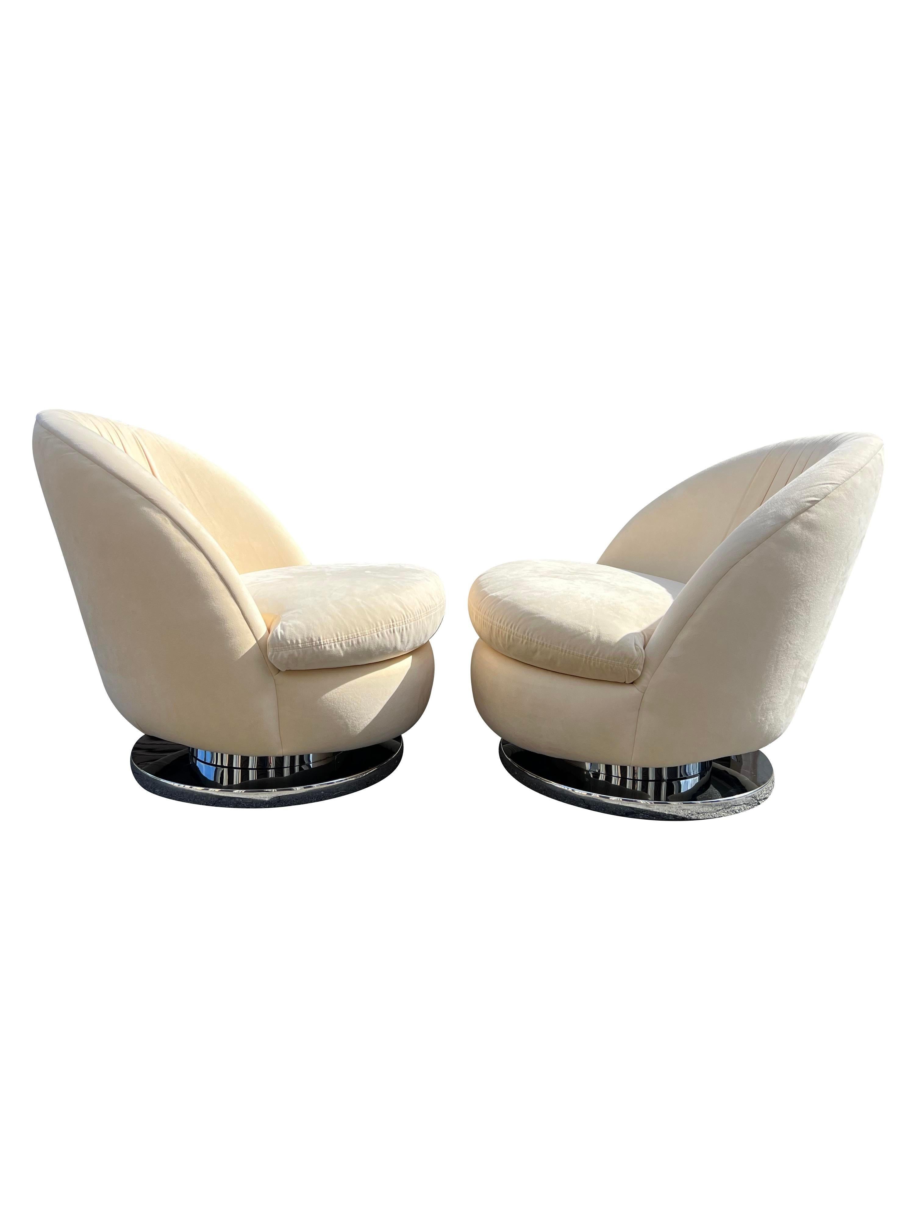Chaises pivotantes et basculantes modernes vintage par Milo Baughman pour Thayer.

Ajoutez une touche d'élégance moderne du milieu du siècle à votre intérieur avec cette superbe paire de chaises pivotantes Vintage Modern Tilt Chairs par Milo