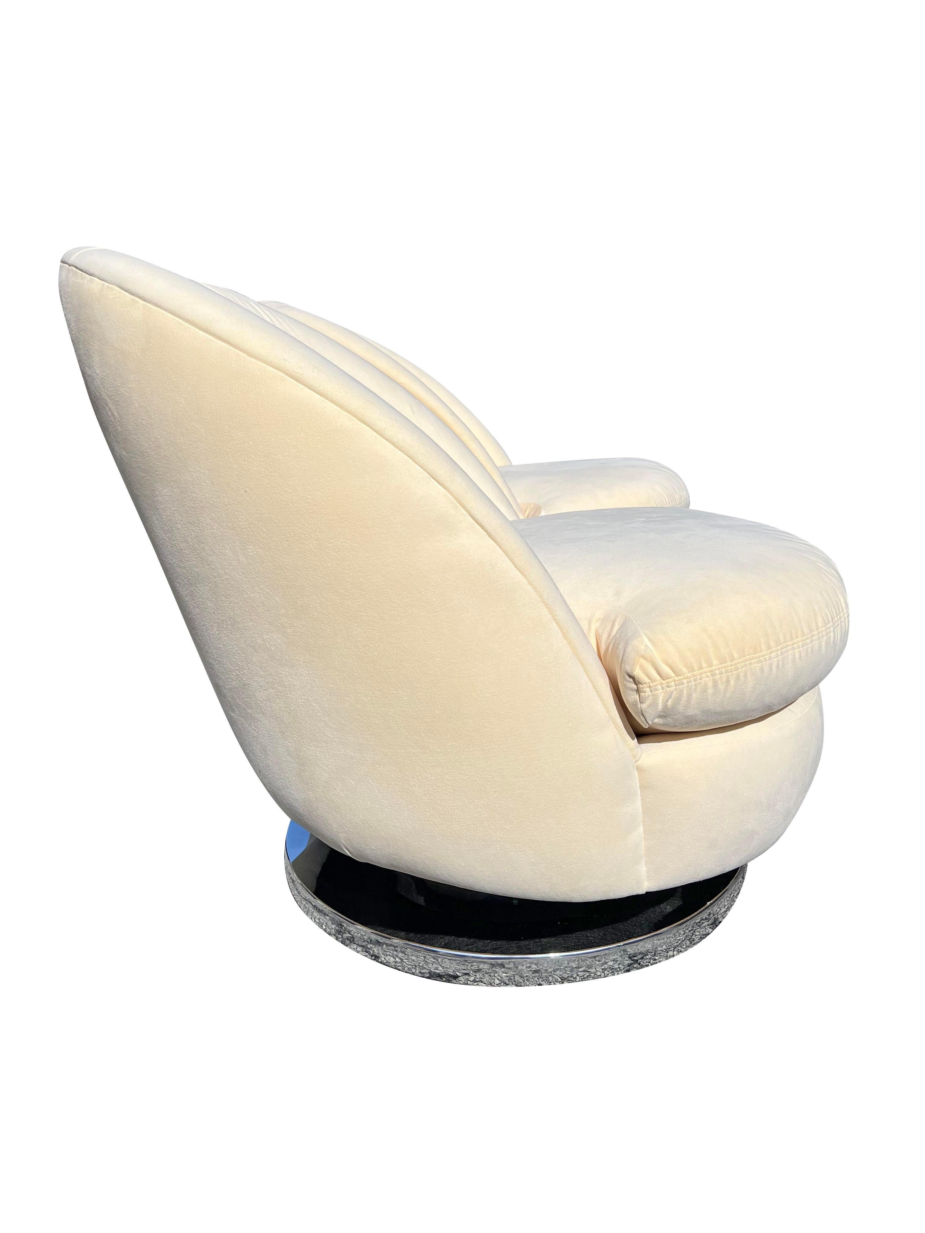 Américain Paire de chaises pivotantes des années 1980 de Milo Baughman pour Thayer Coggin en vente
