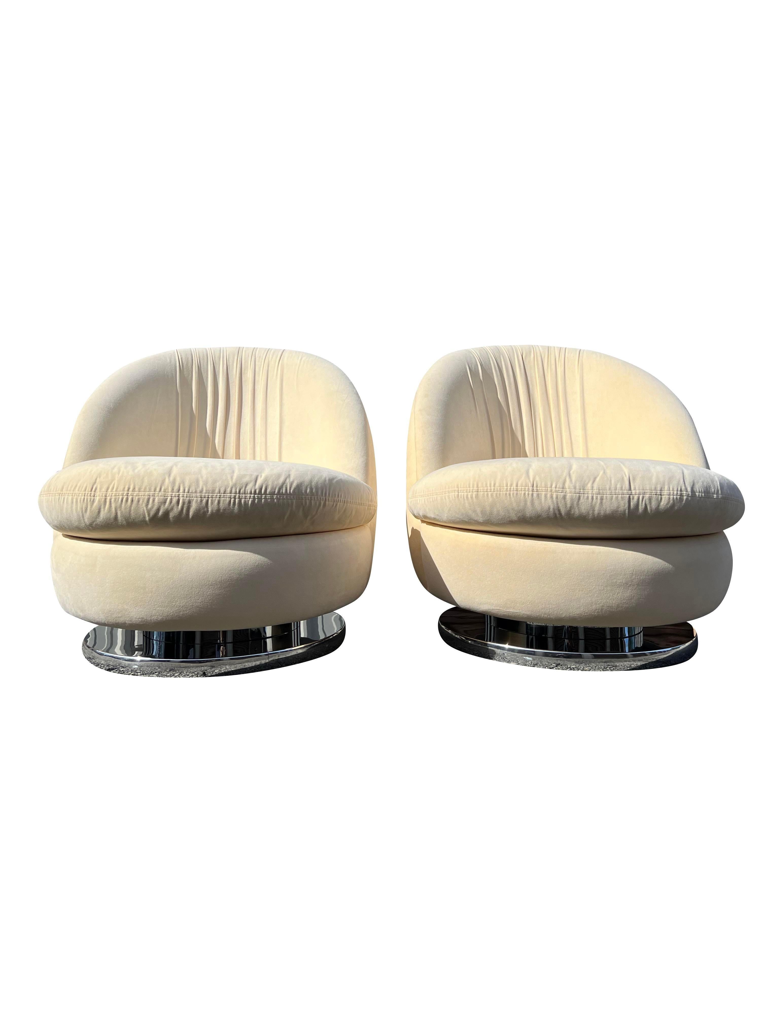 Métal Paire de chaises pivotantes des années 1980 de Milo Baughman pour Thayer Coggin en vente
