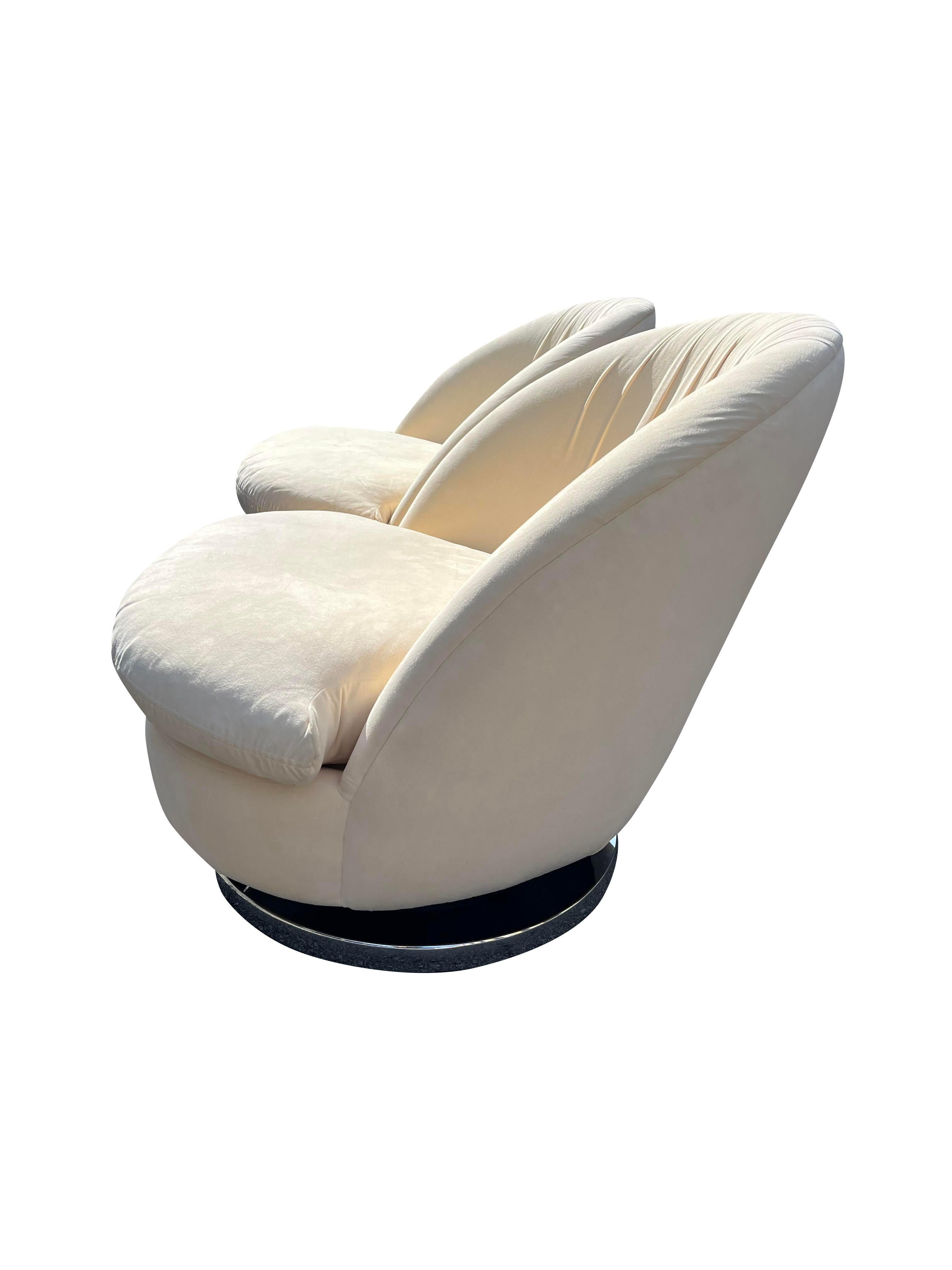 Paire de chaises pivotantes des années 1980 de Milo Baughman pour Thayer Coggin en vente 1