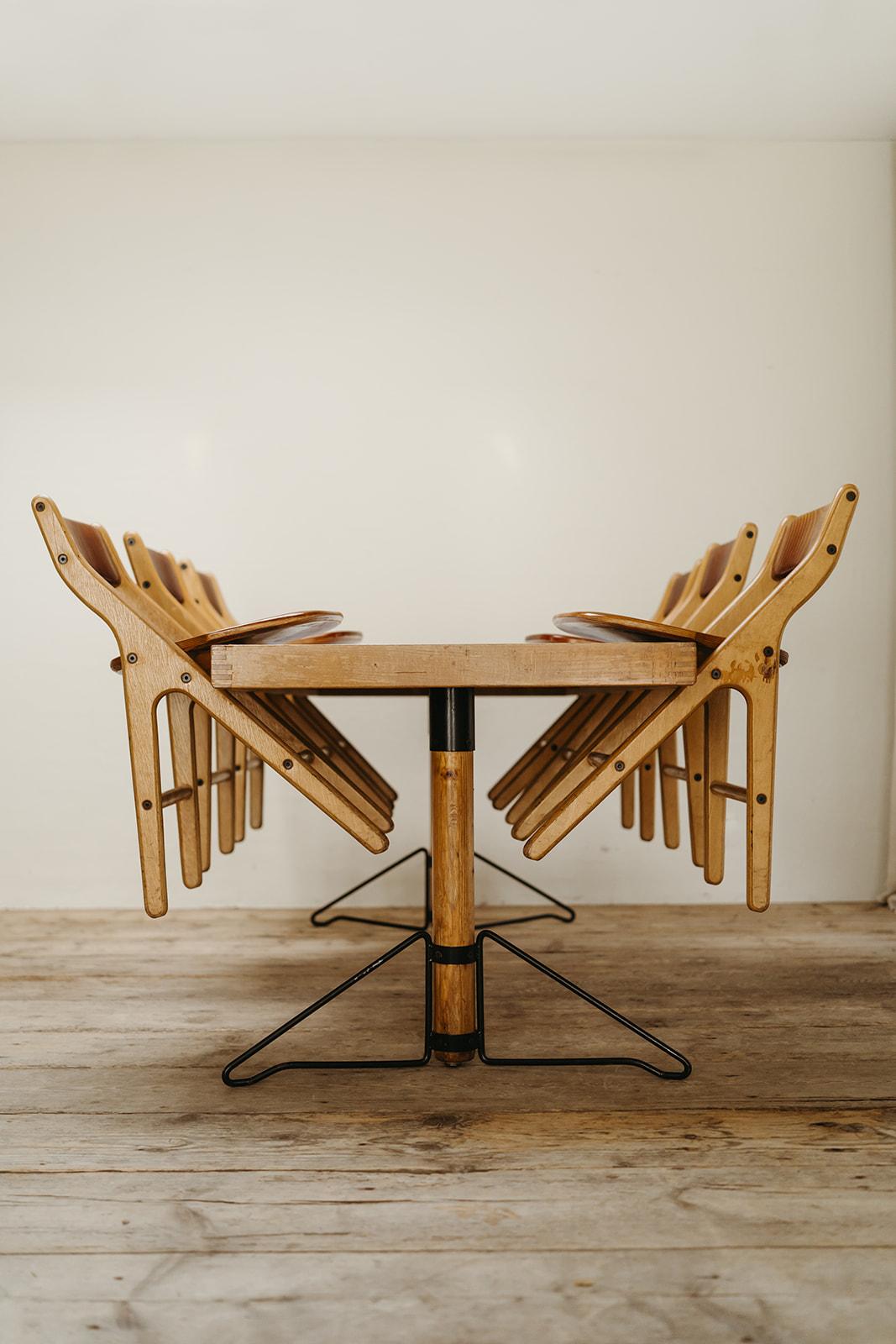 Mesa y 6 sillas de los años 80, del diseñador francés Marc Held en venta 9