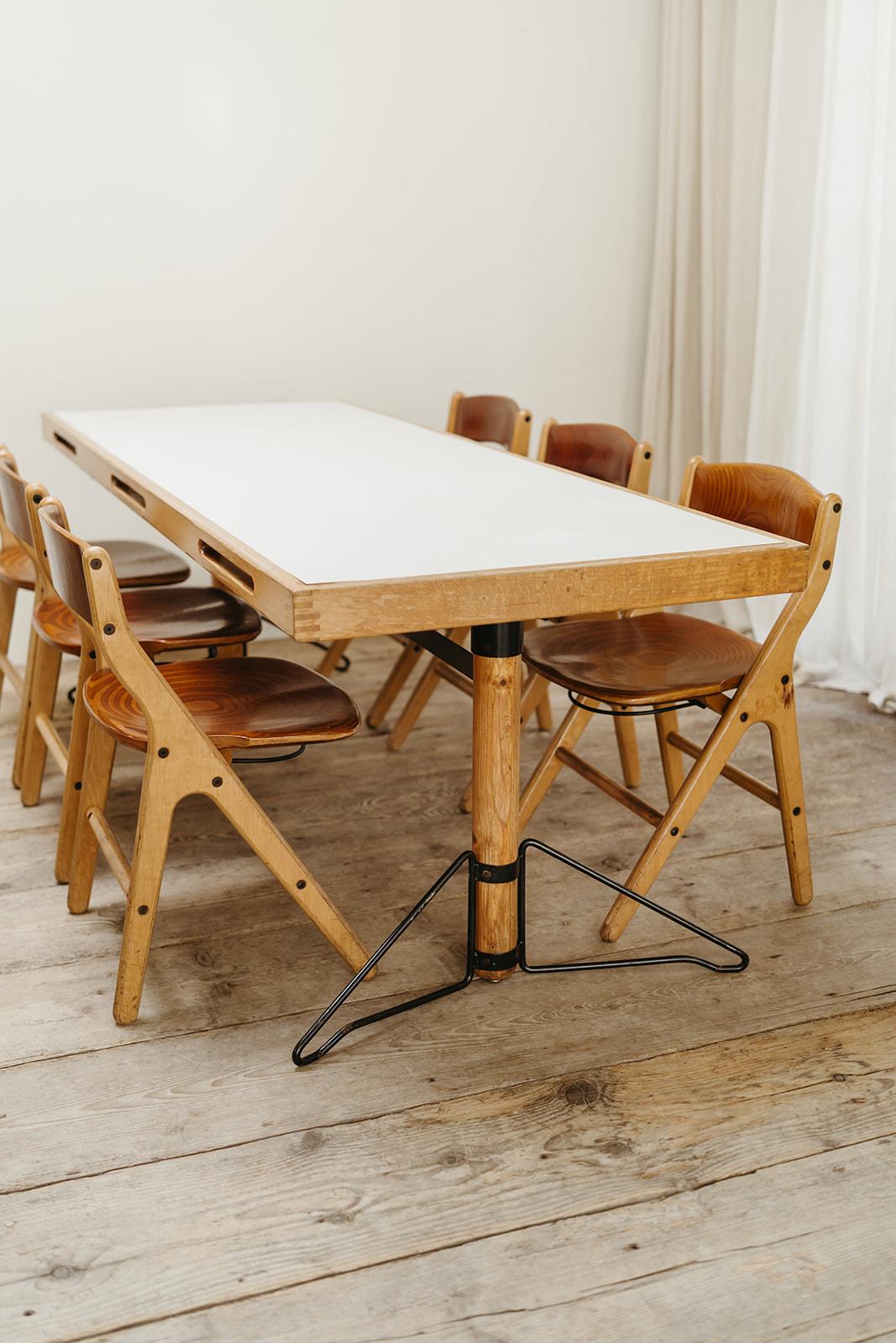 Mesa y 6 sillas de los años 80, del diseñador francés Marc Held en venta 10