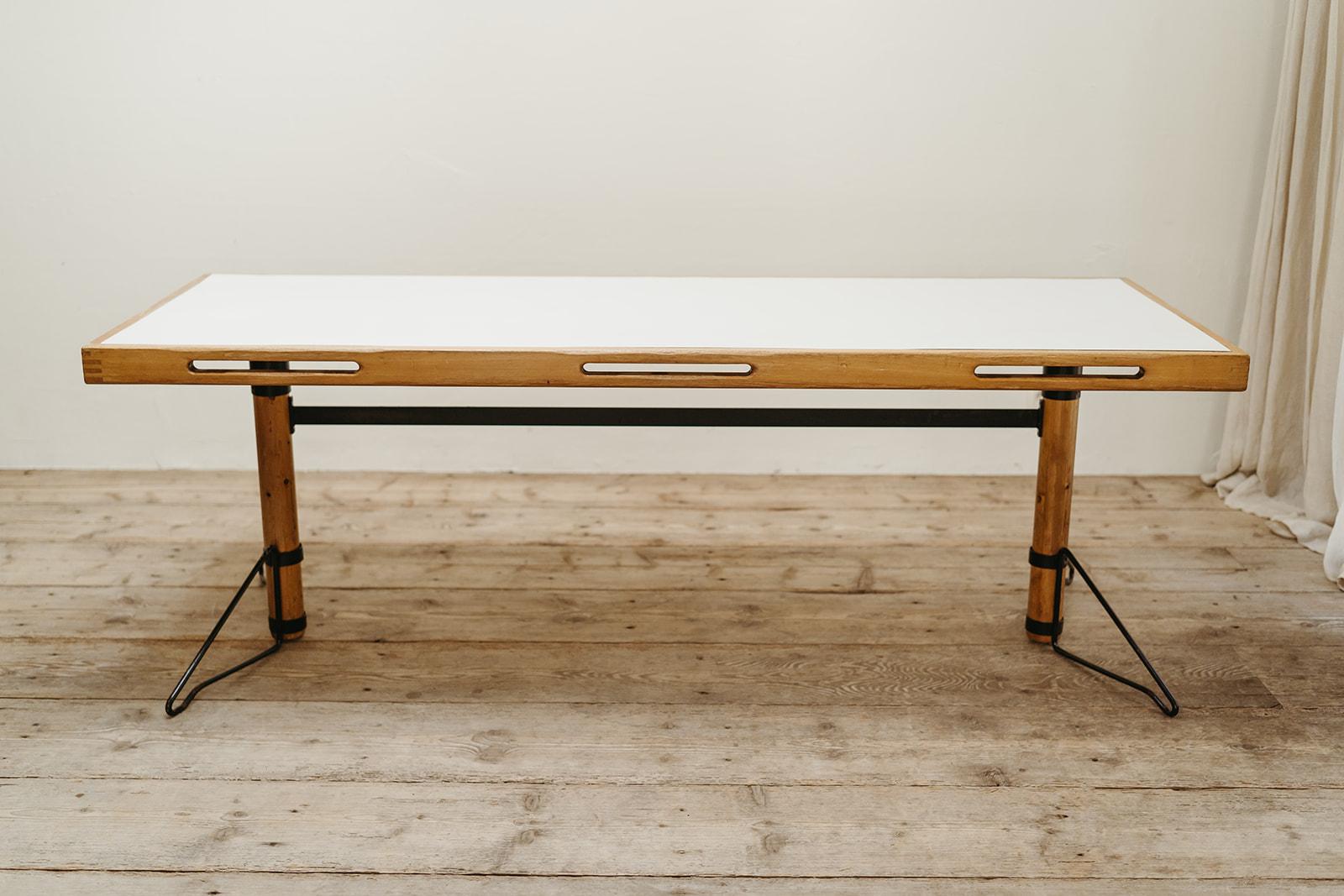 Mesa y 6 sillas de los años 80, del diseñador francés Marc Held Francés en venta