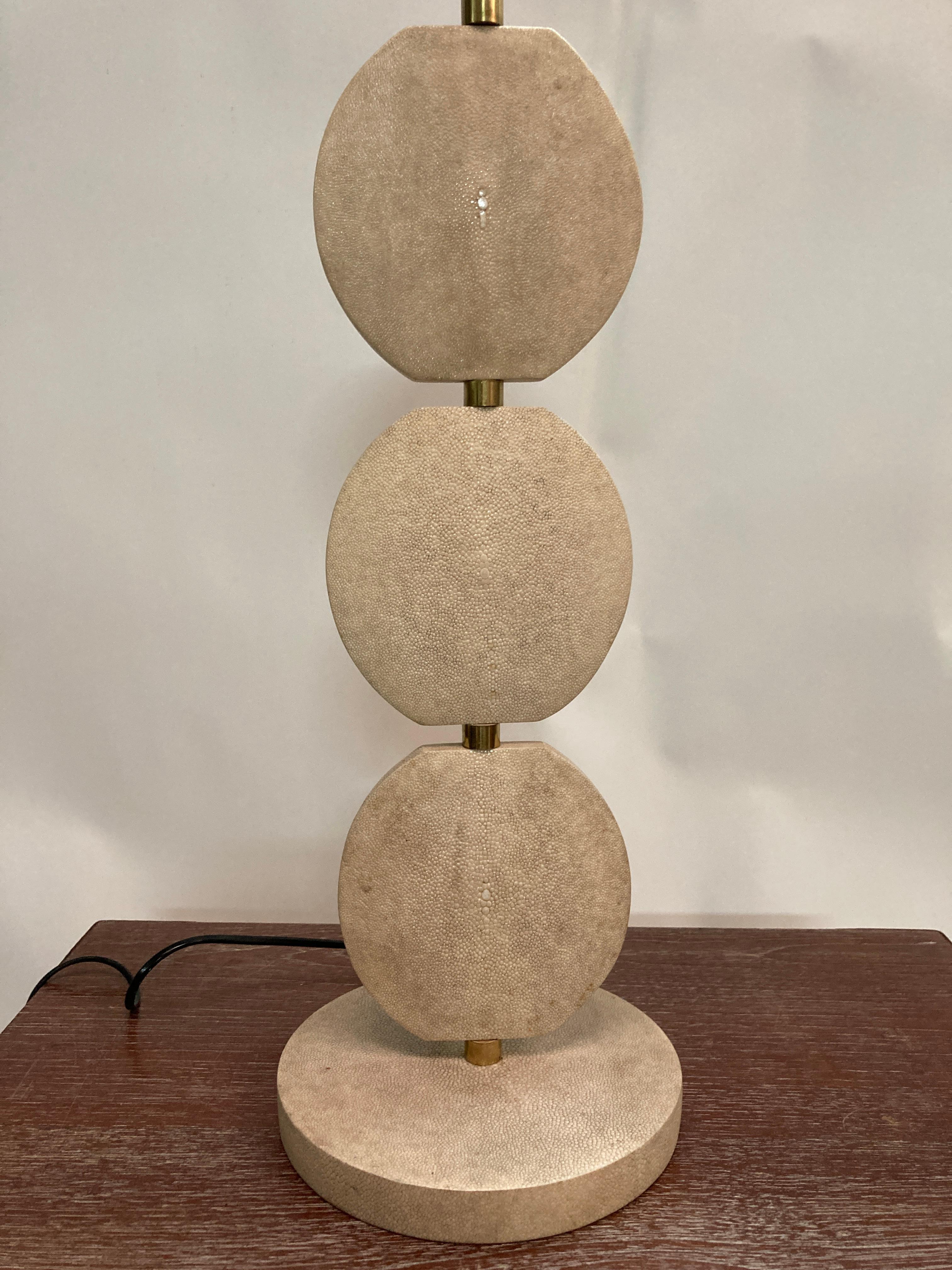 1980's Table lamp covered with white shagreen  For Sale 2