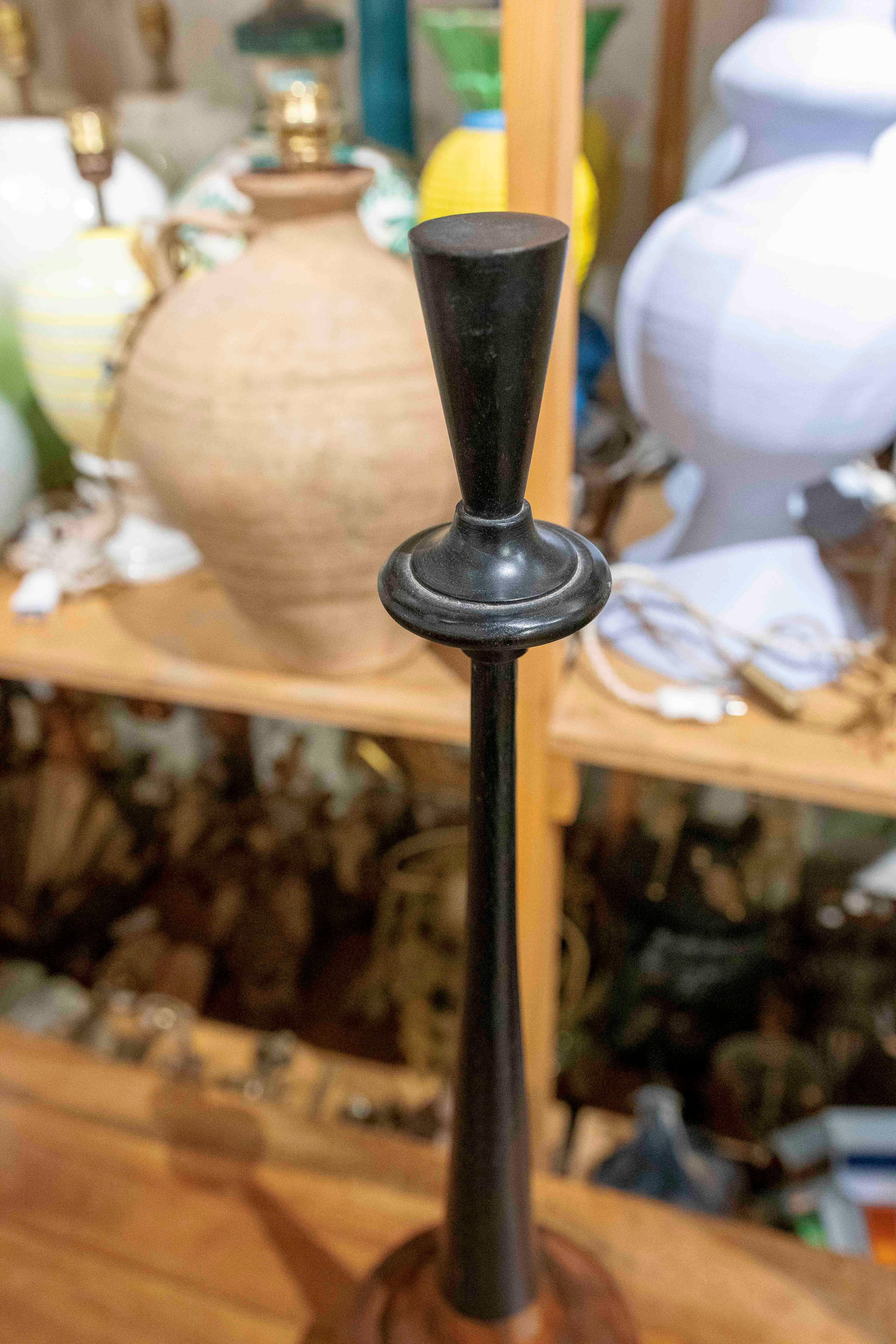 1980s Table Lamp in two types of Wood with Sculptural Design For Sale 1