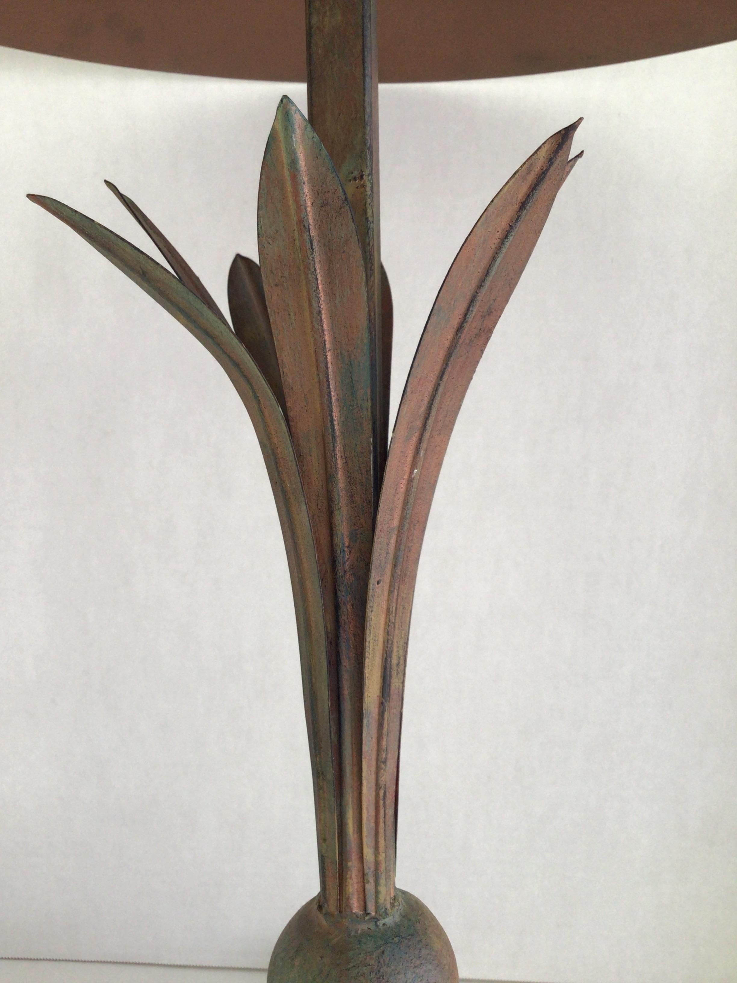 Lampada da tavolo degli anni '80 con paralume in tiglio patinato in vendita 2