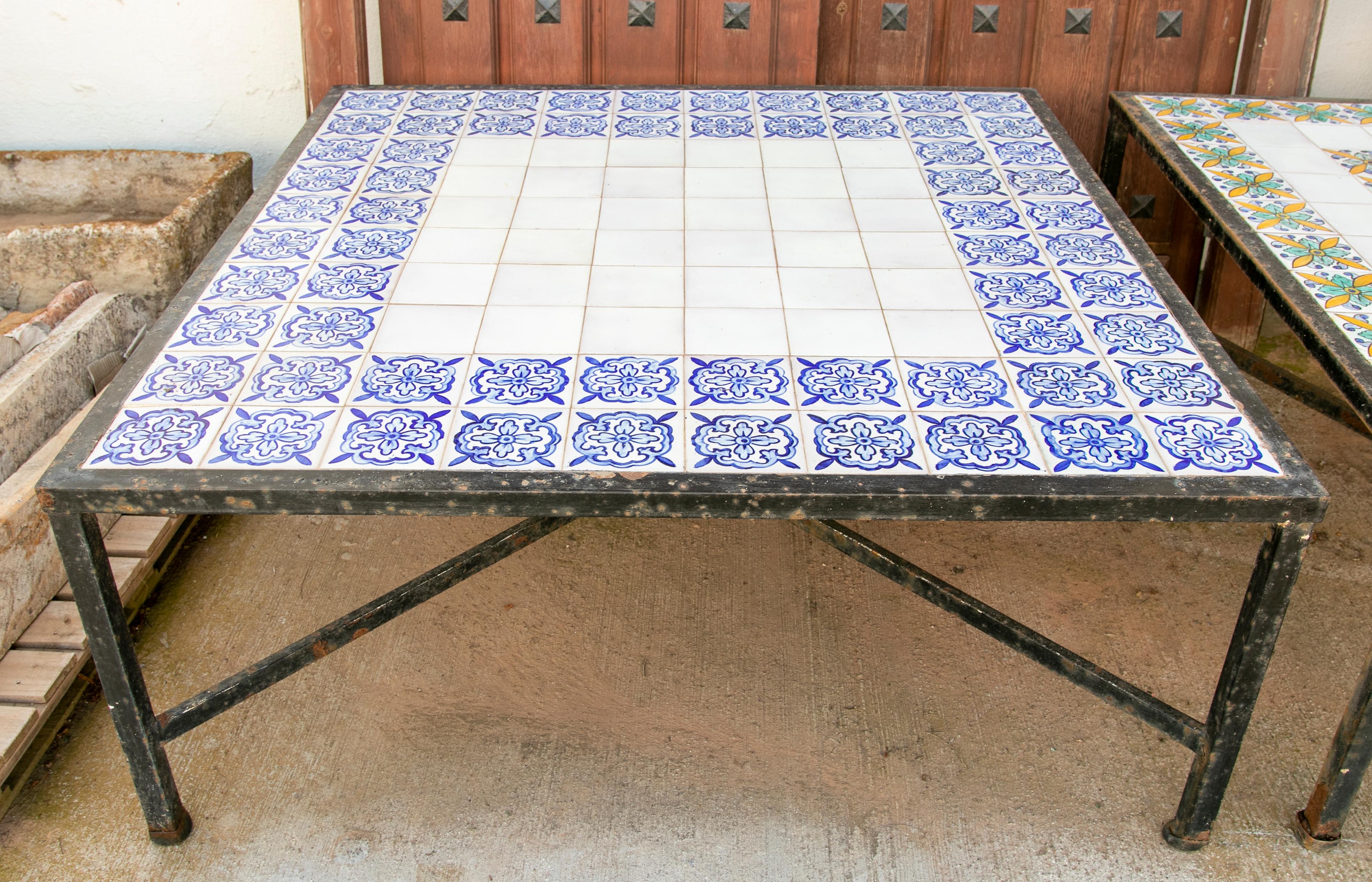 1980s Table with Iron Base and Geometrical Tiles on Top  In Good Condition For Sale In Marbella, ES