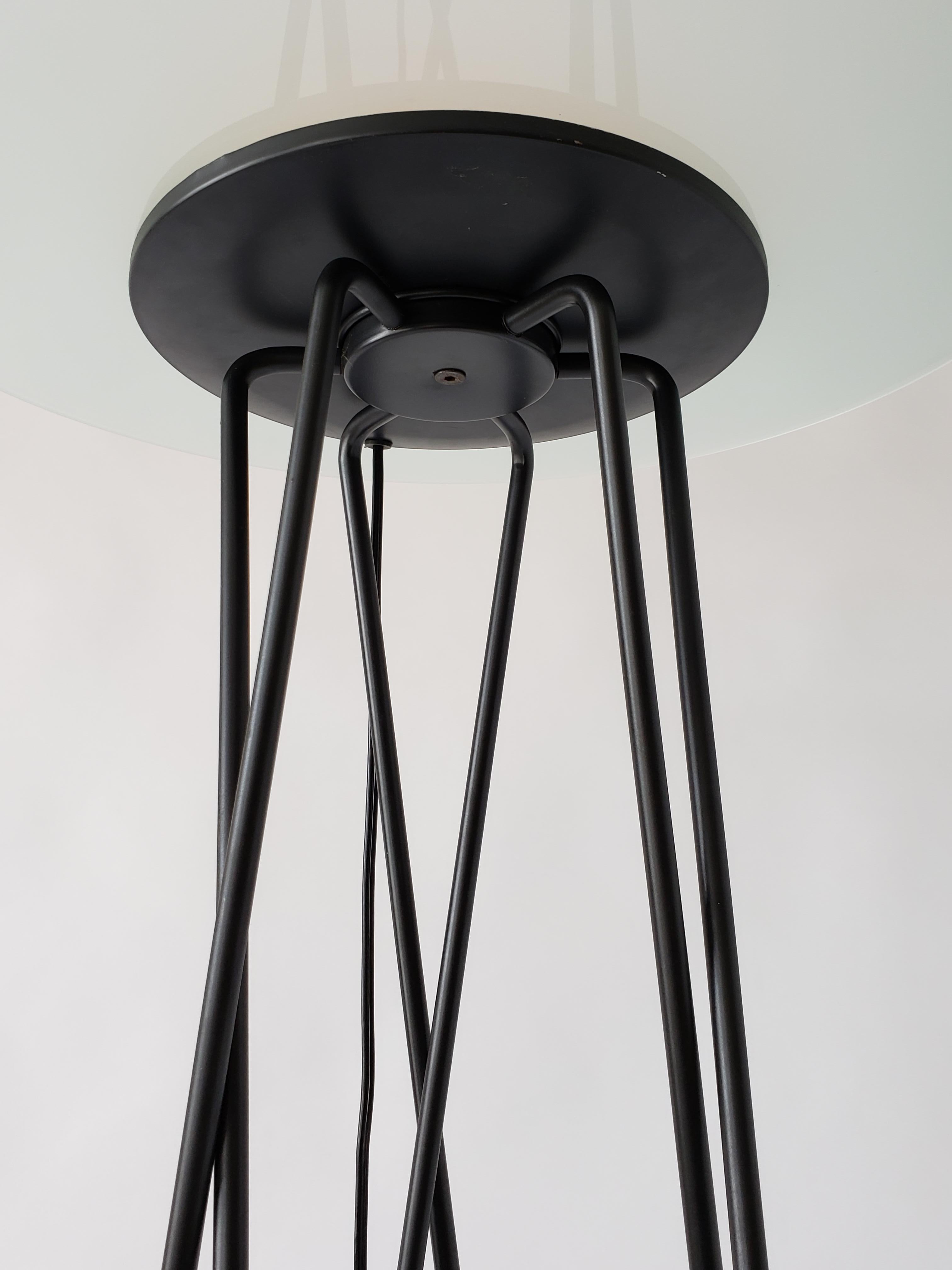 1980s Tall Halogen Floor Lamp with Hairpin Leg, Italy For Sale 4