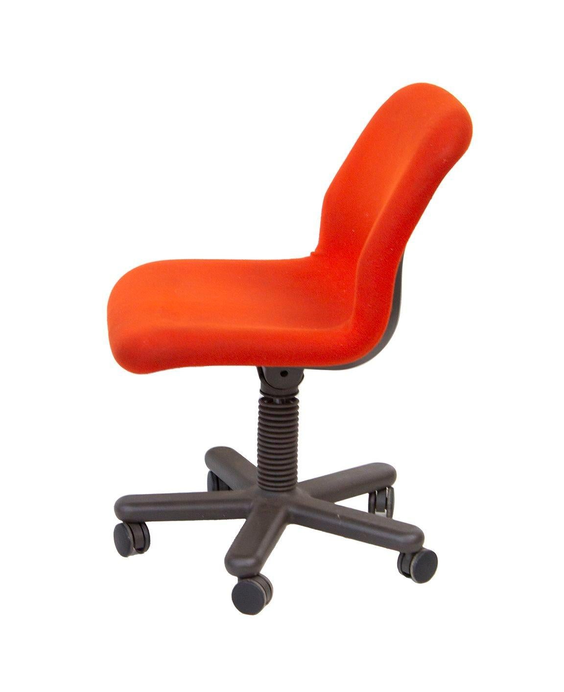 1980s Task Chair Designed by Niels Diffrient for Knoll In Distressed Condition For Sale In Grand Rapids, MI
