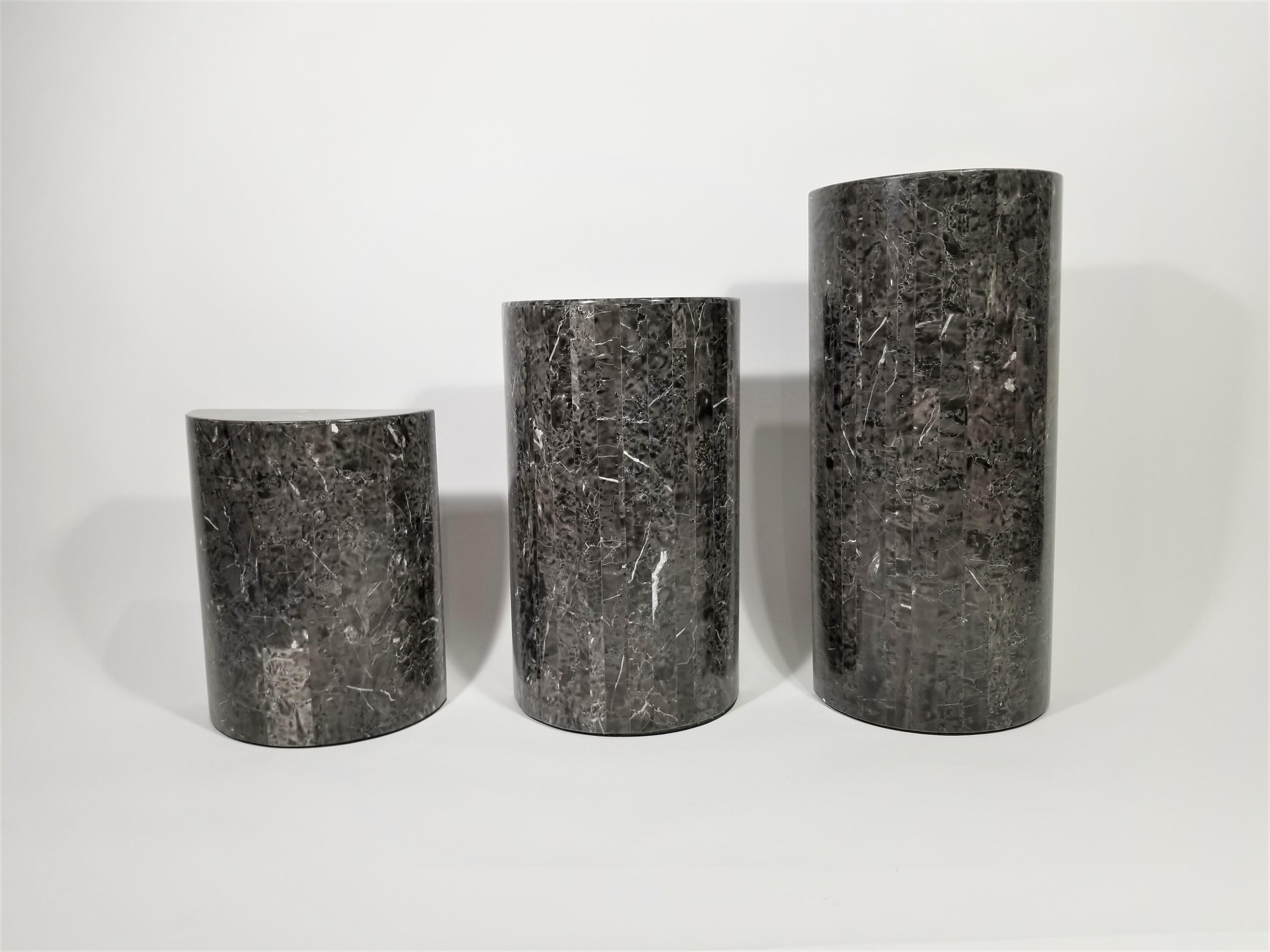 Mid-Century Modern 1980s Tessellated Lacquer Faux Marble Graduated Pedestals, Set of 3 For Sale