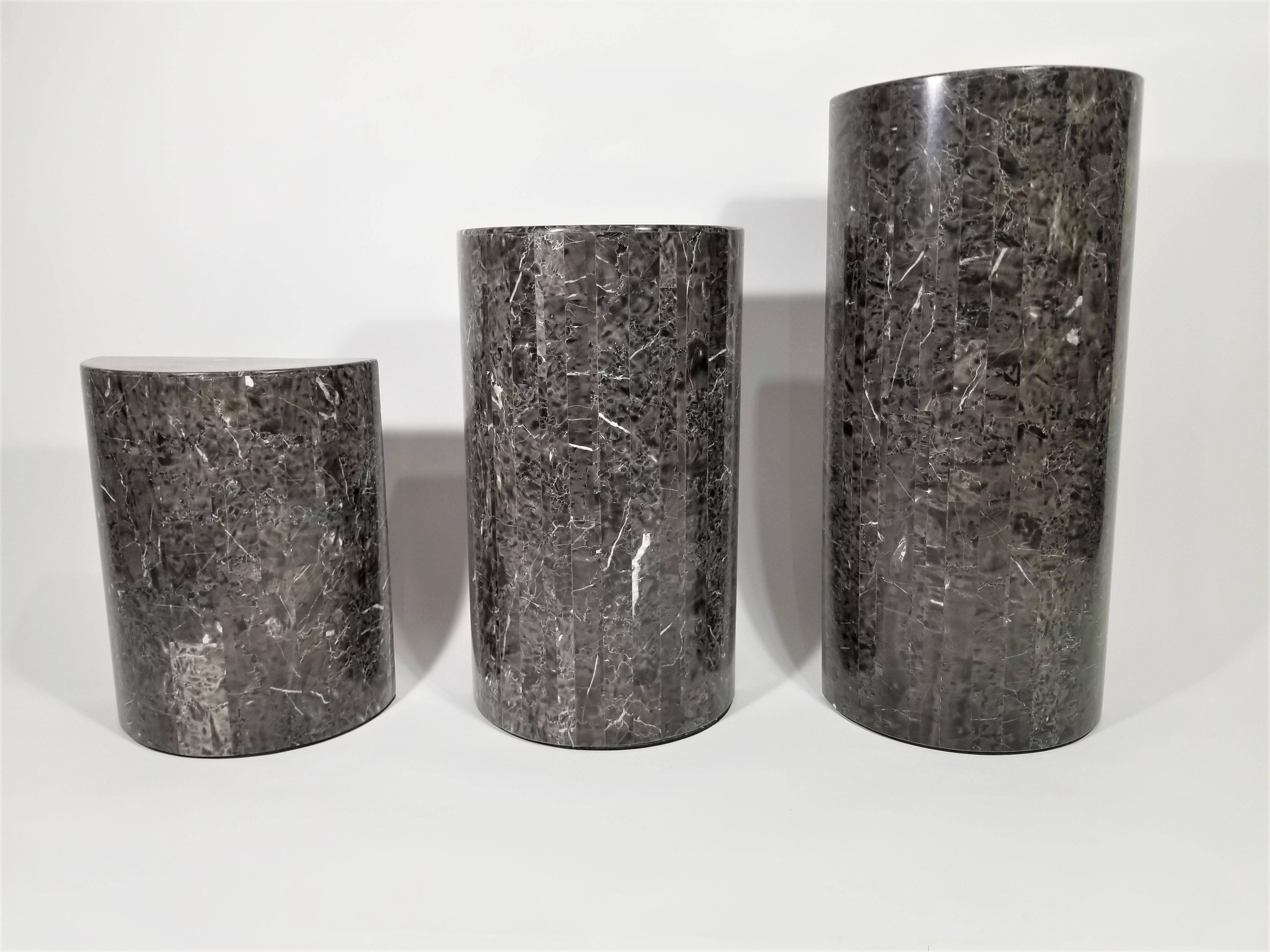 Lacquered 1980s Tessellated Lacquer Faux Marble Graduated Pedestals, Set of 3 For Sale