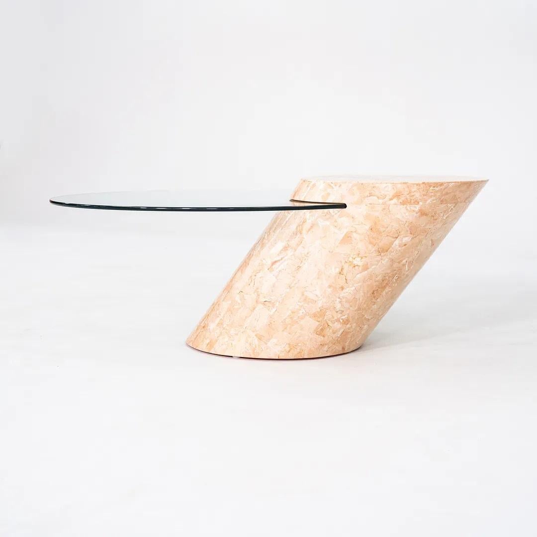 Table basse en porte-à-faux en marbre tessellé et verre des années 1980 en vente 4