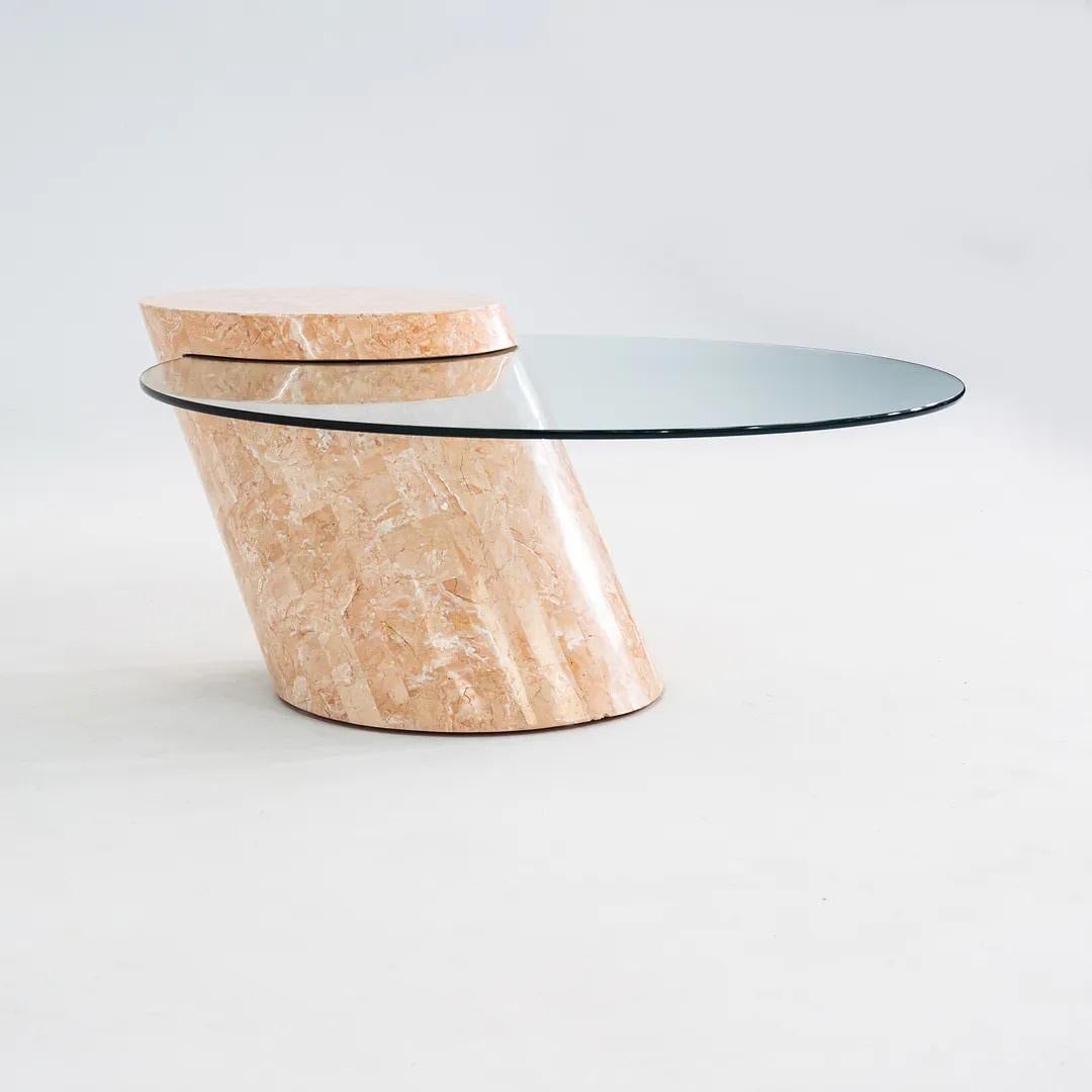 Table basse en porte-à-faux en marbre tessellé et verre des années 1980 en vente 5