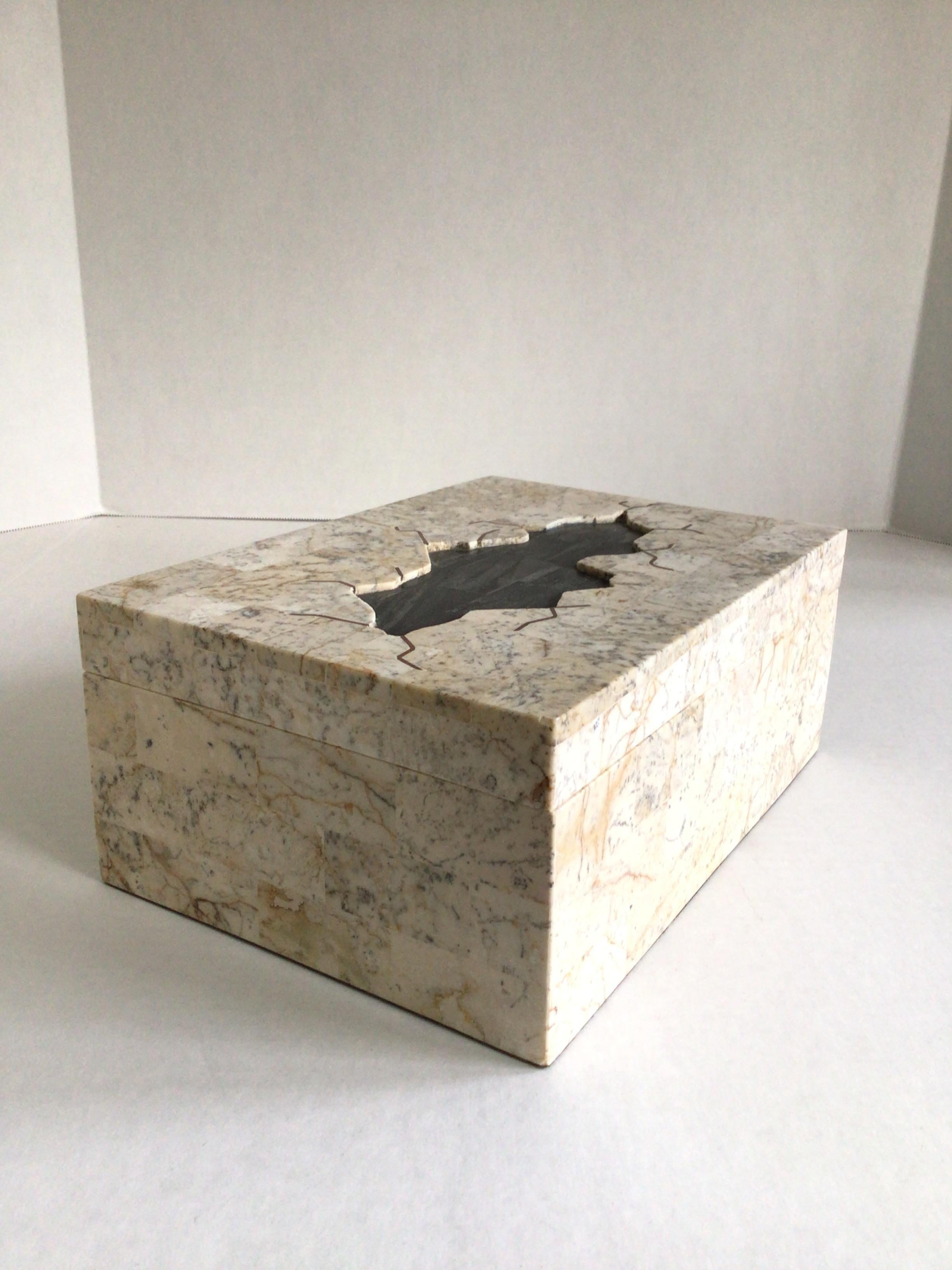 1980s Tessellated Stone Box with Black Tessellated Stone Inset In Good Condition For Sale In Tarrytown, NY