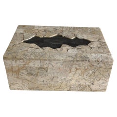 Caja de piedra teselada de los años 80 con inserción de piedra teselada negra