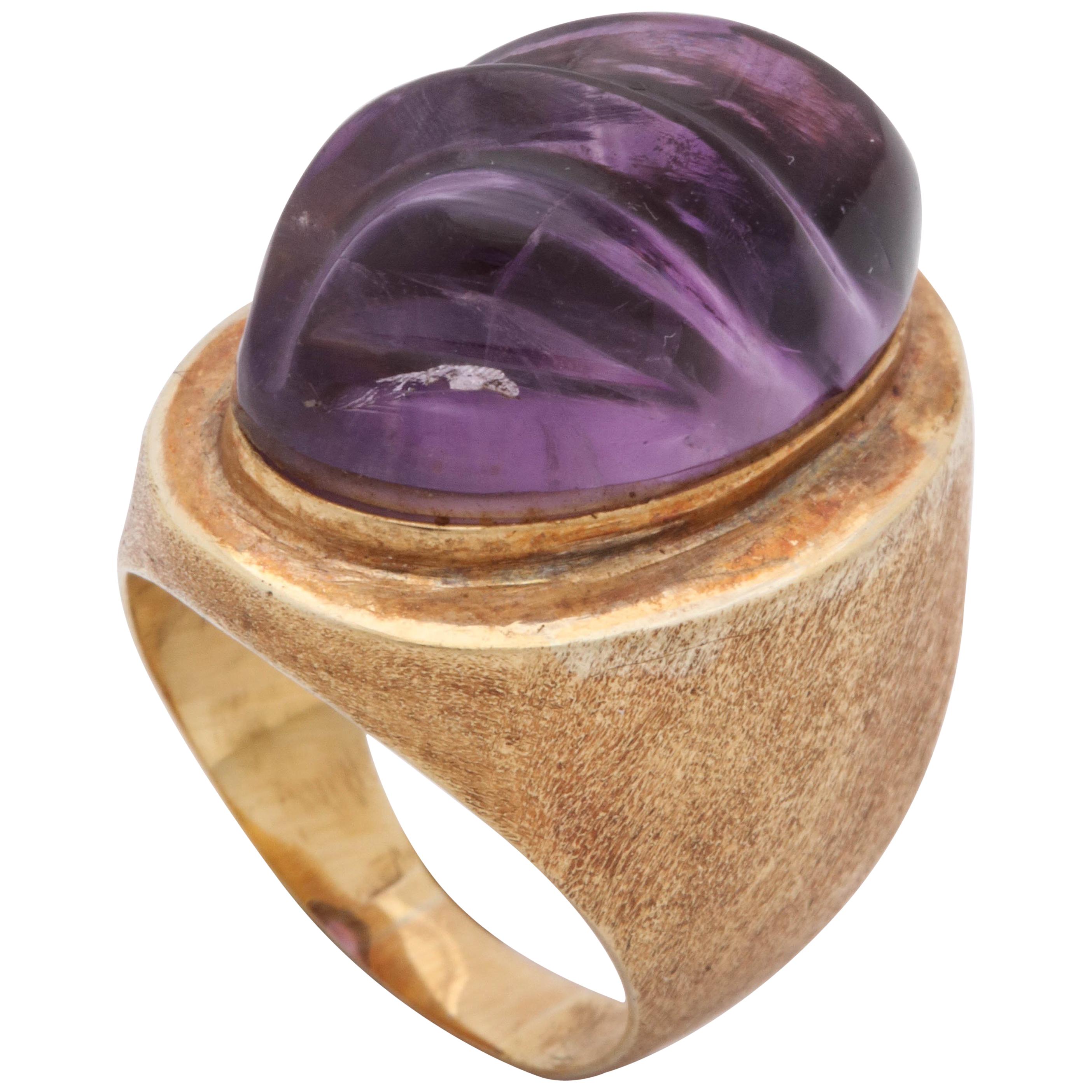 1980s Textured Carved Amethyst and Engraved Gold Cocktail Ring