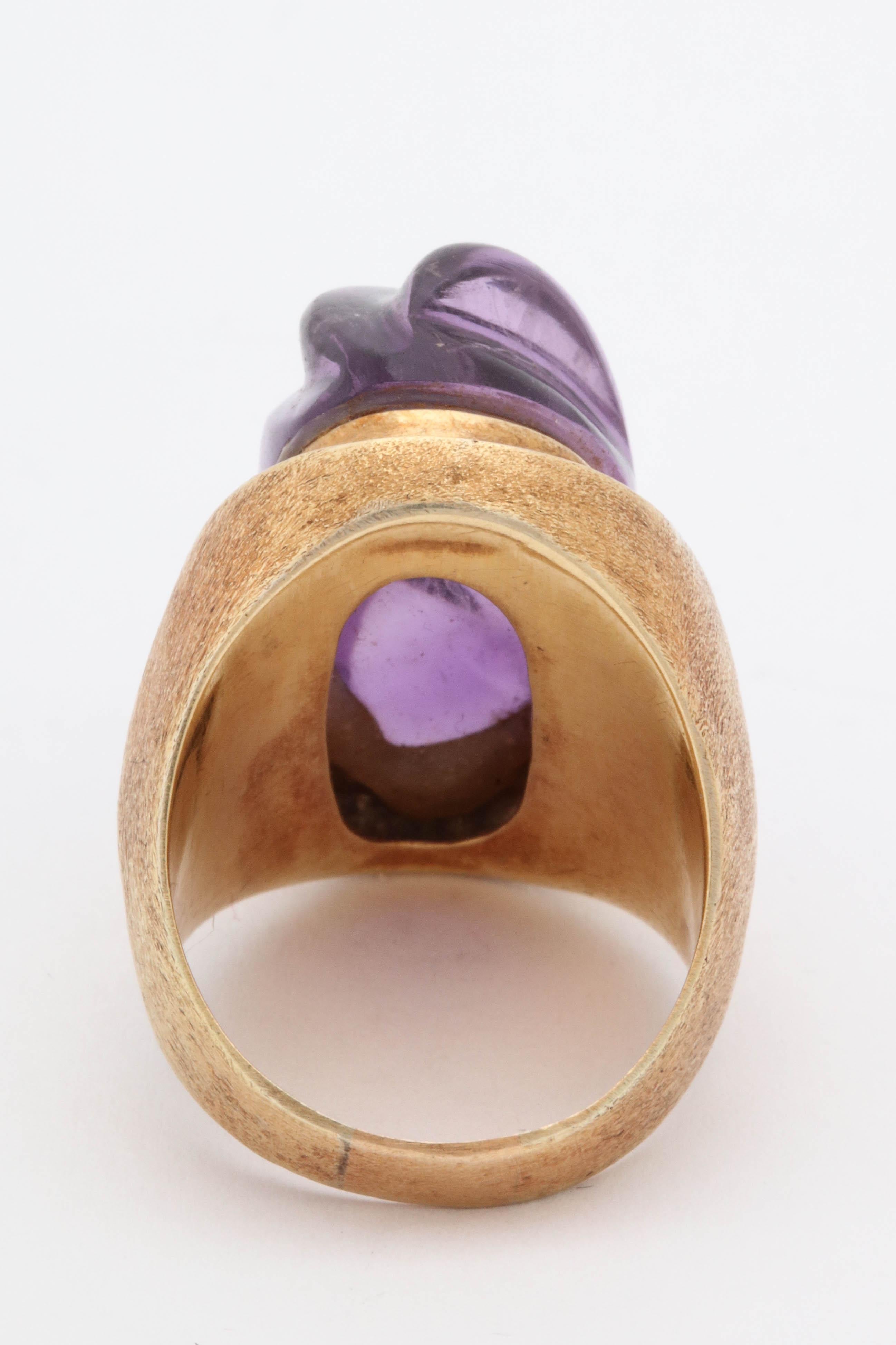1980s Textured Carved Amethyst and Engraved Gold Cocktail Ring 4