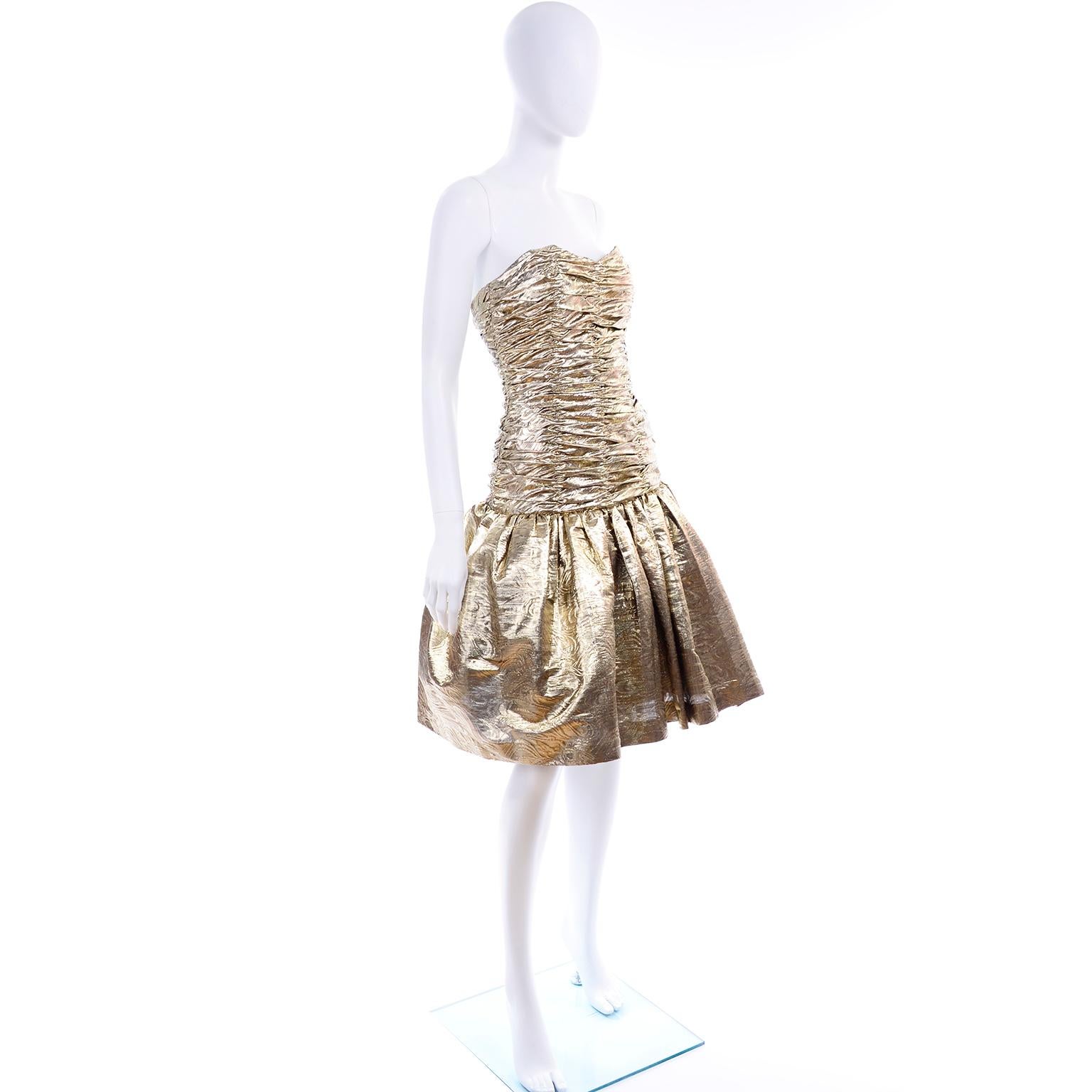 1980s Textured Gold Strapless Vintage Dress W Tulle underskirt & Ruched Bodice In Excellent Condition For Sale In Portland, OR