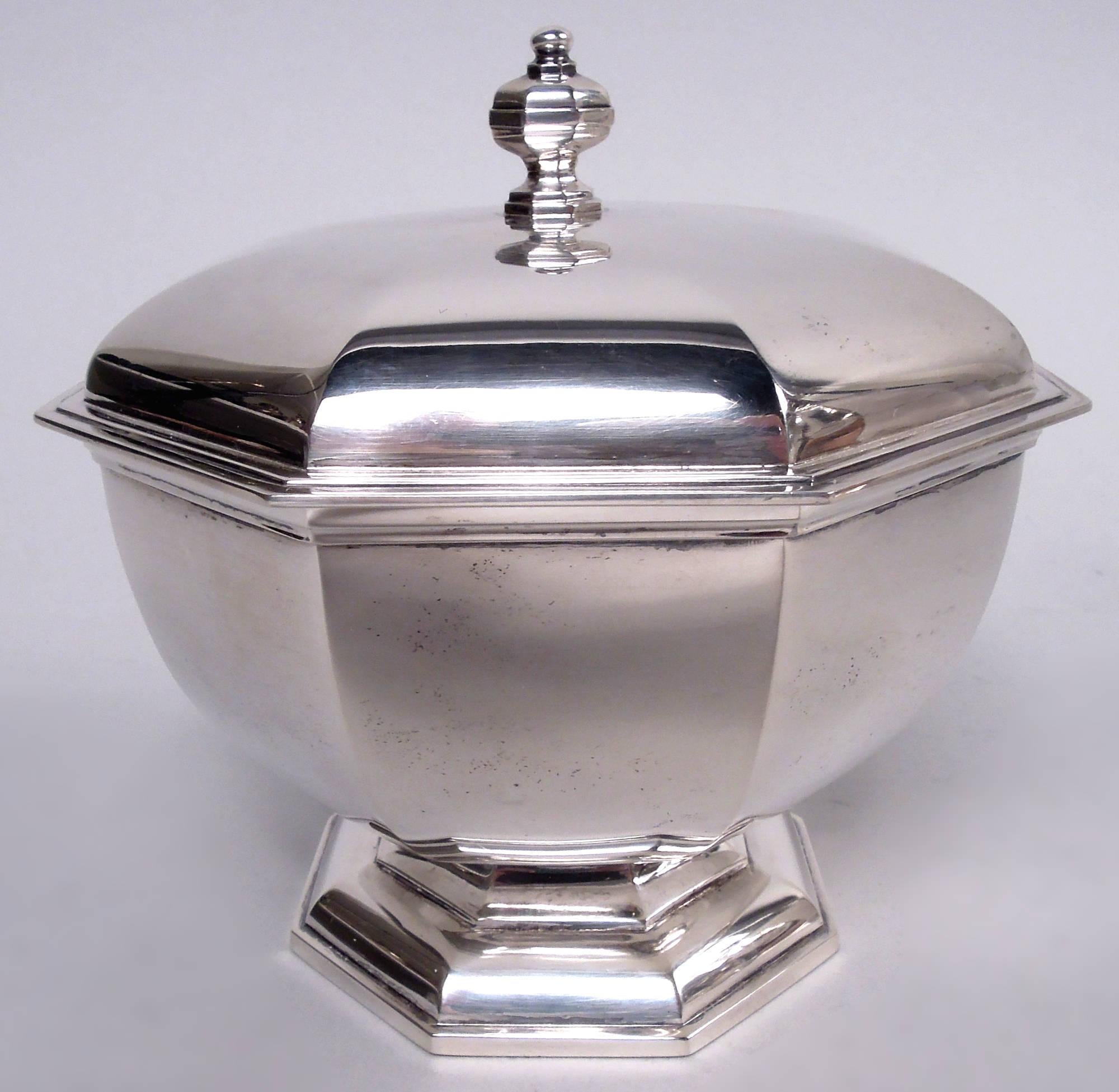 Late 20th Century 1980s Thatcher-Era Return-to-Tradition English Georgian Coffee Set For Sale