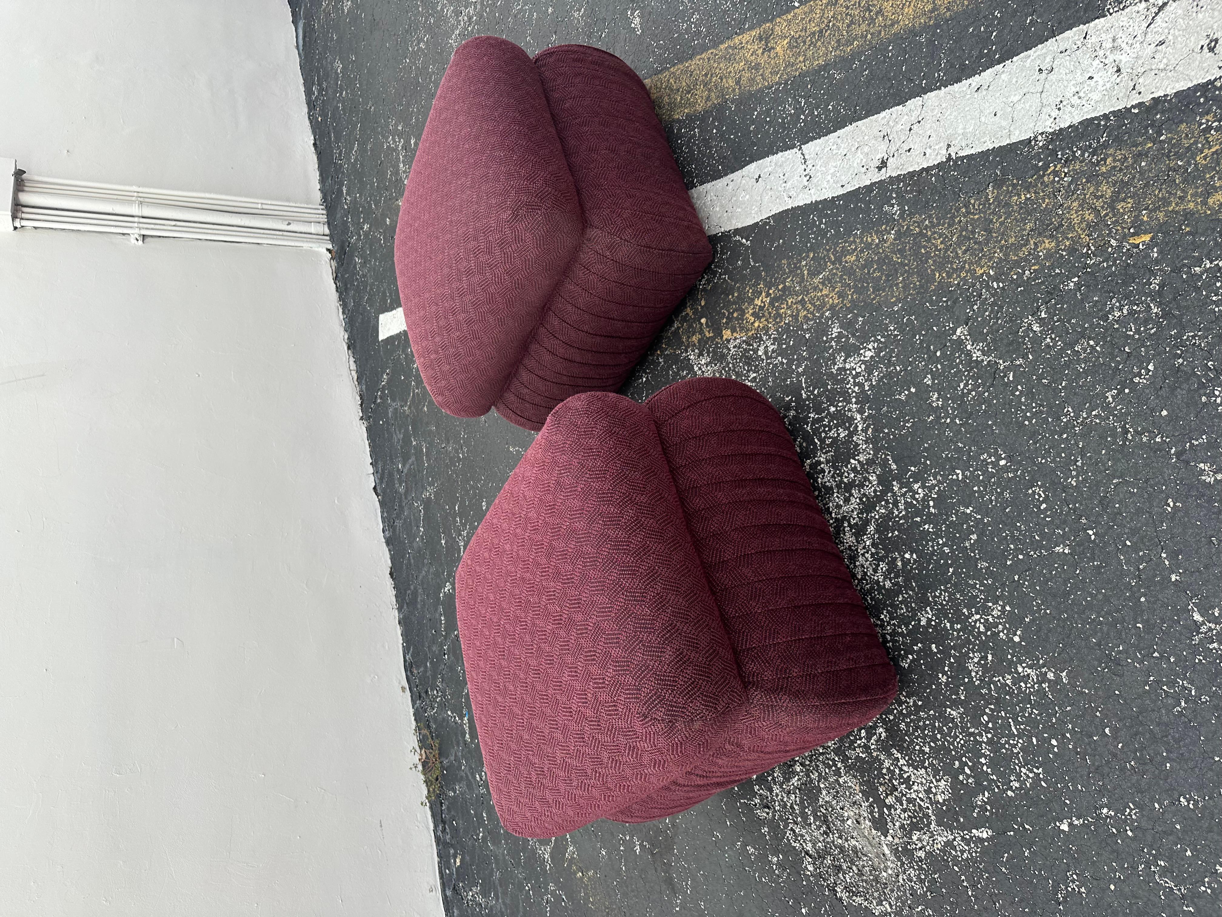 1980s Thayor Post Modern Violet Pleated Ottomans, Set of 2 For Sale 4