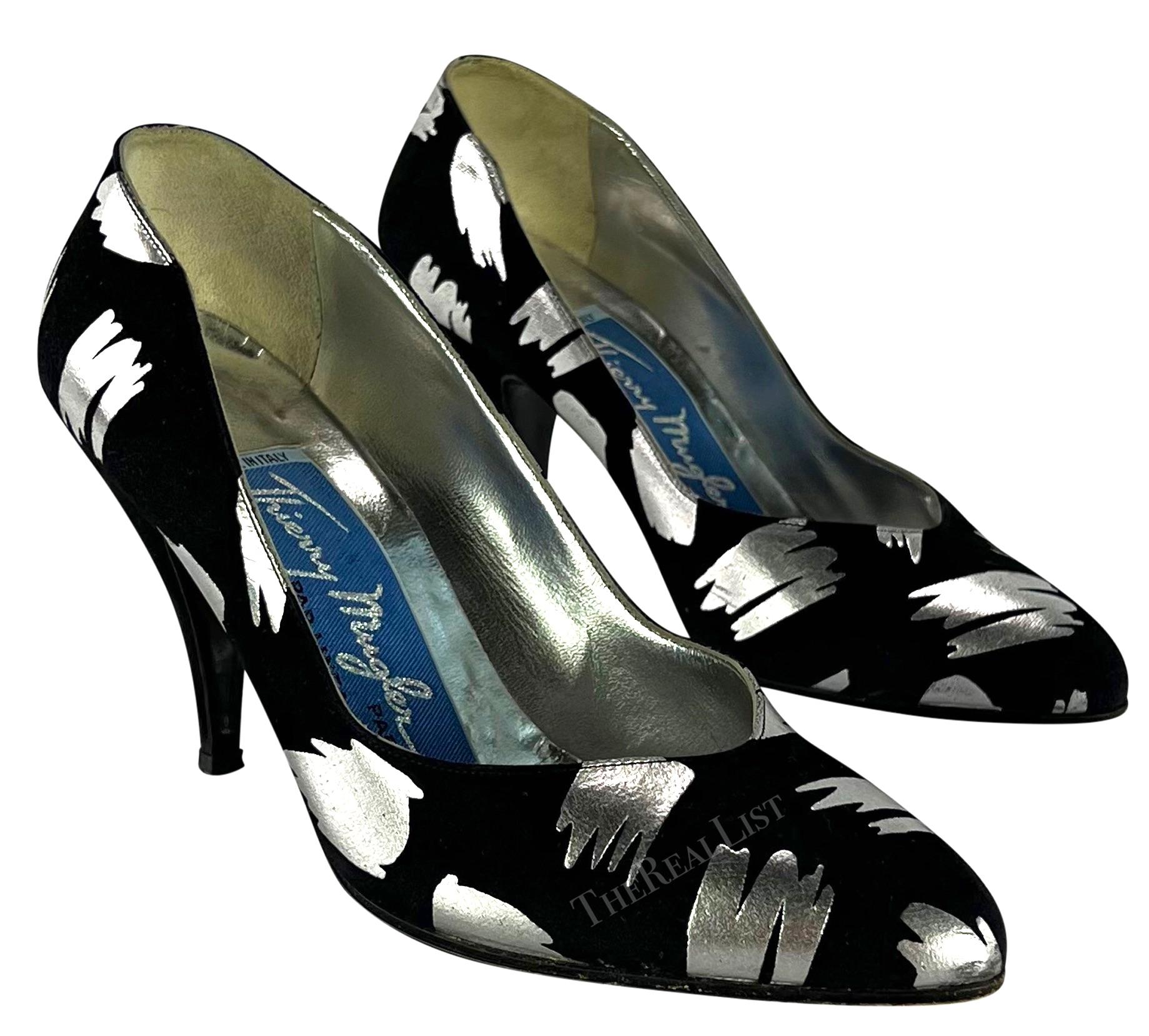 1980s Thierry Mugler Black Suede Abstract Silver Metallic Pumps Size 5.5B  In Good Condition For Sale In West Hollywood, CA