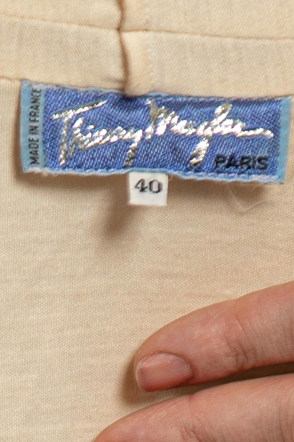 1980er THIERRY MUGLER Cremefarbenes Kleid aus Wollmischung und Jersey mit Ärmeln und Taschen im Angebot 6