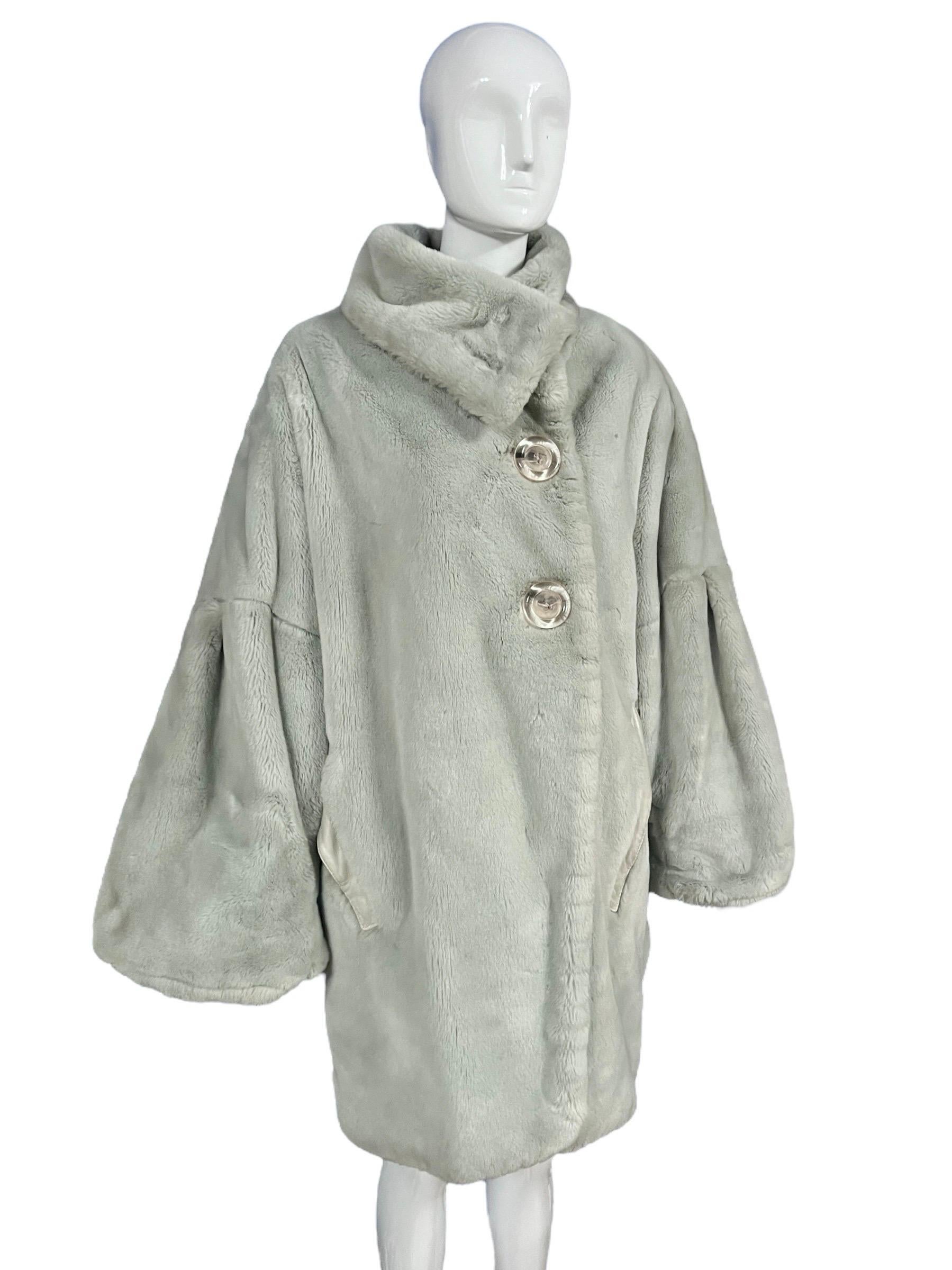 1980’s Thierry Mugler Faux Fur Oversized Coat In Good Condition In Concord, NC