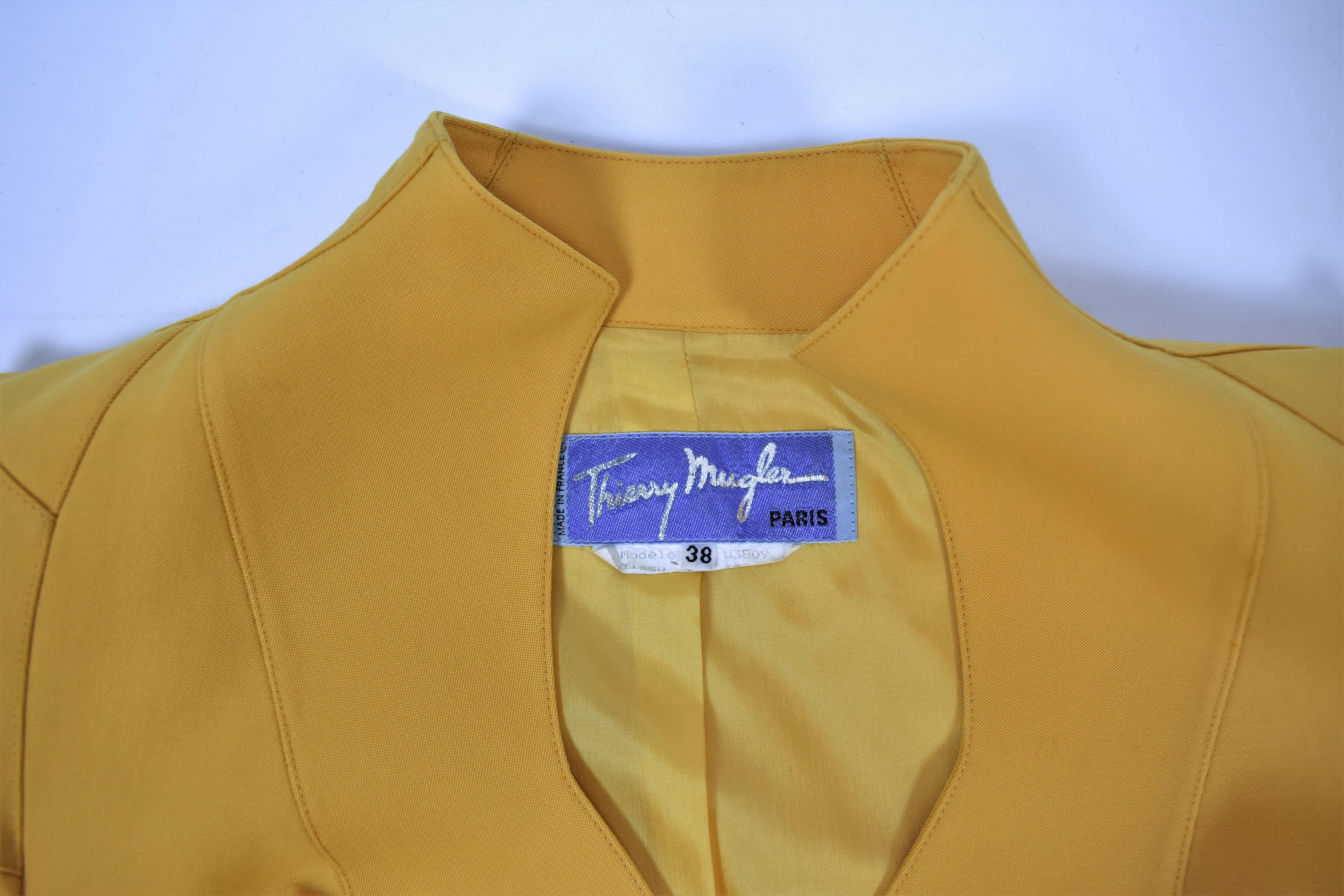 FINAL SALE 1980s Thierry Mugler Sculptural Yellow Blazer with Star Pockets For Sale 3