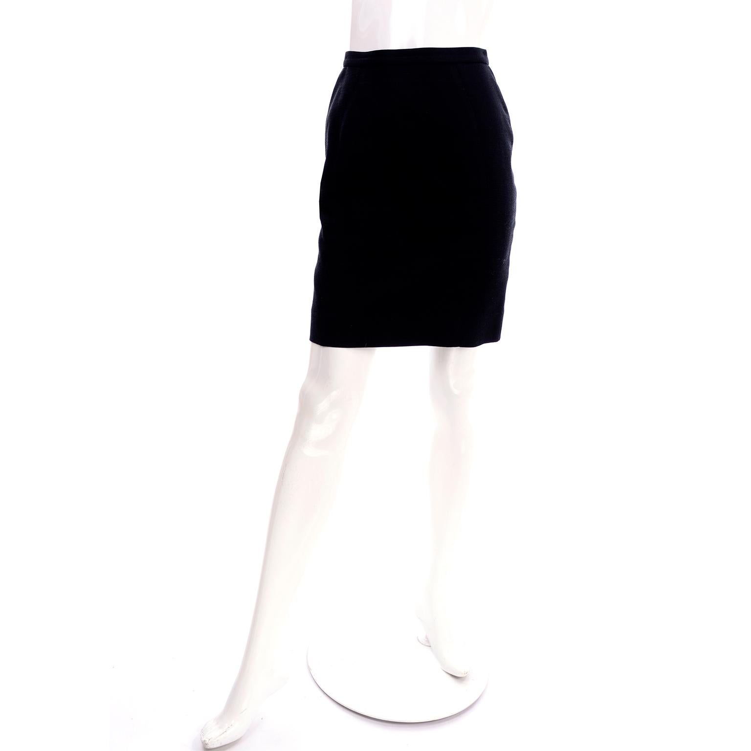 1980 Thierry Mugler Vintage Black Peplum Blazer &  Combinaison jupe avec nœuds rayés en vente 1