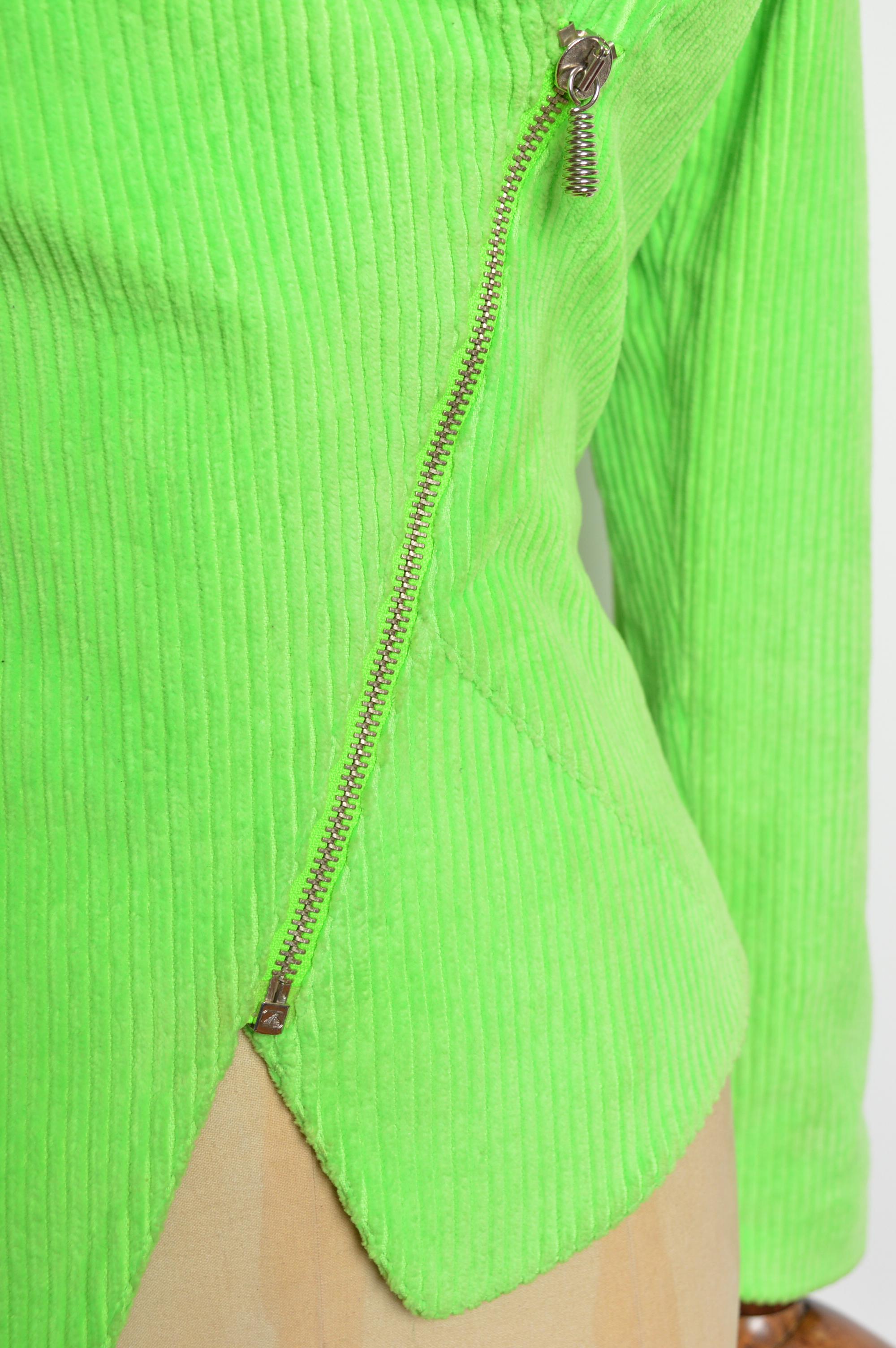 De las mujeres 1980s THIERRY MUGLER Wasp Waist Neon Green Corduroy fitted Blazer Biker Jacket en venta