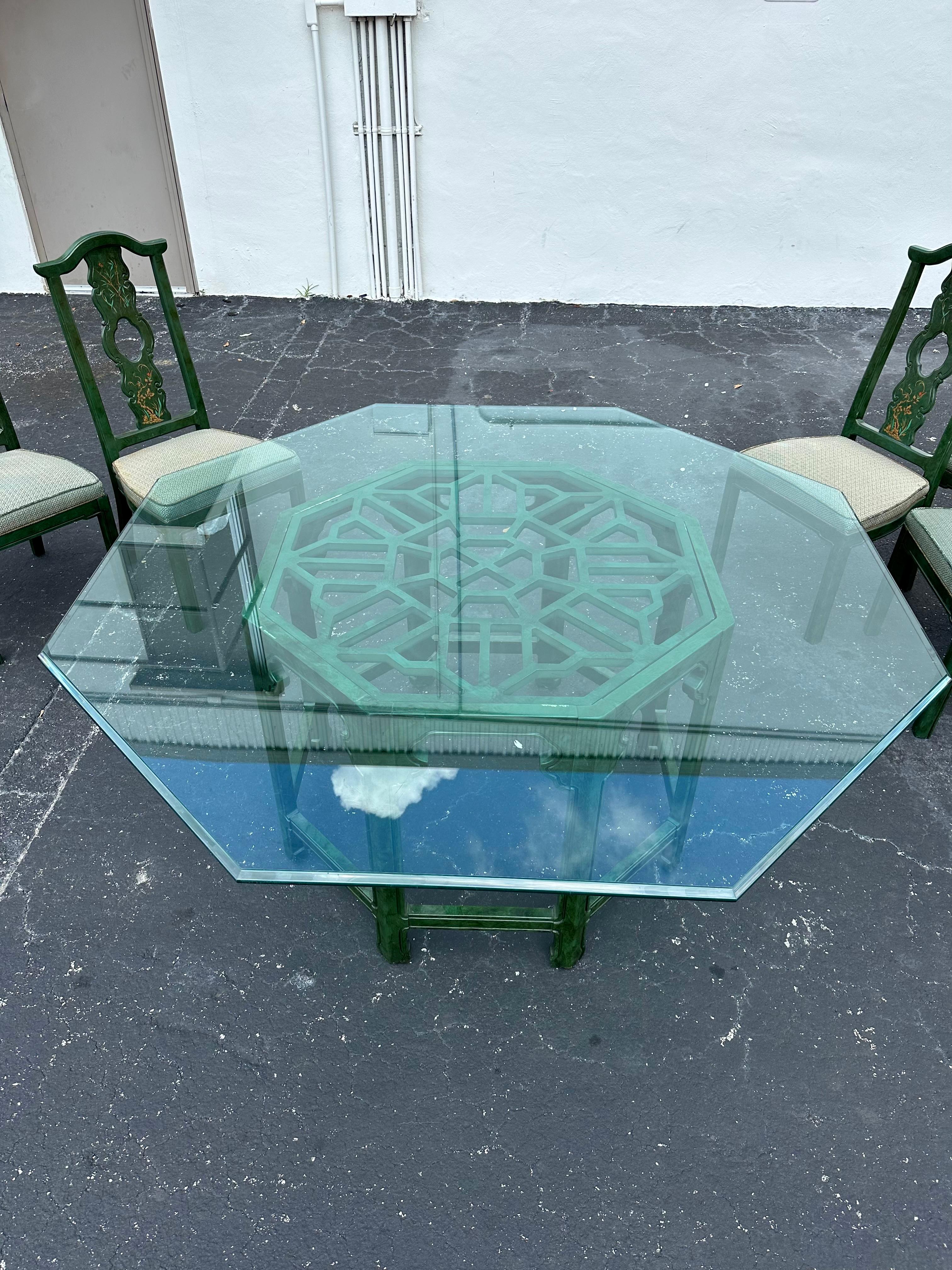 Verre 1980 Thomasville Chinoiserie Painted Green Hexagonal Wood Dining, Set of 9 en vente