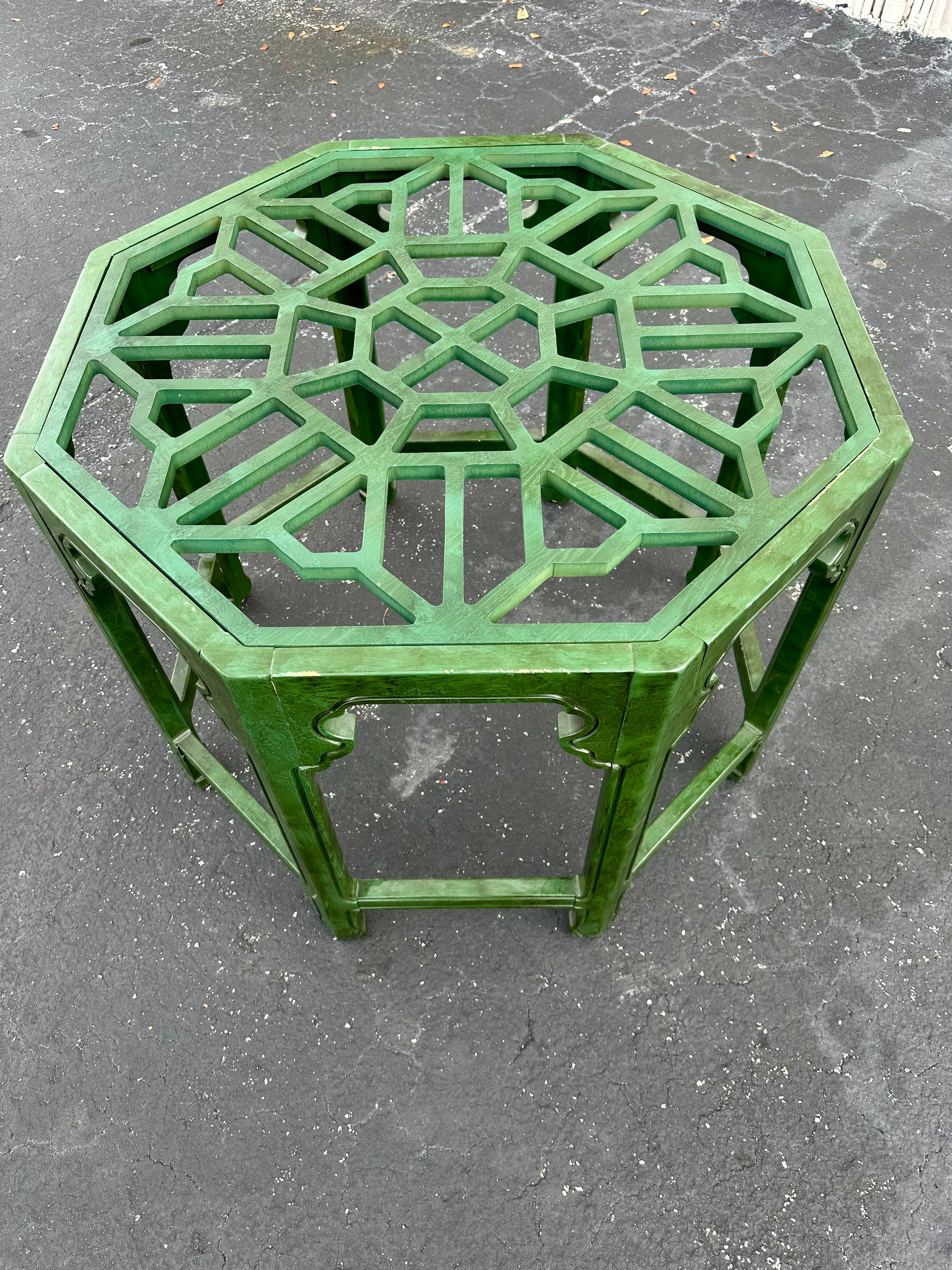 1980 Thomasville Chinoiserie Painted Green Hexagonal Wood Dining, Set of 9 en vente 1