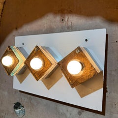 Años 80 Tres Apliques Italianos Apilados Estilo Plexiglás según Artemide Italia