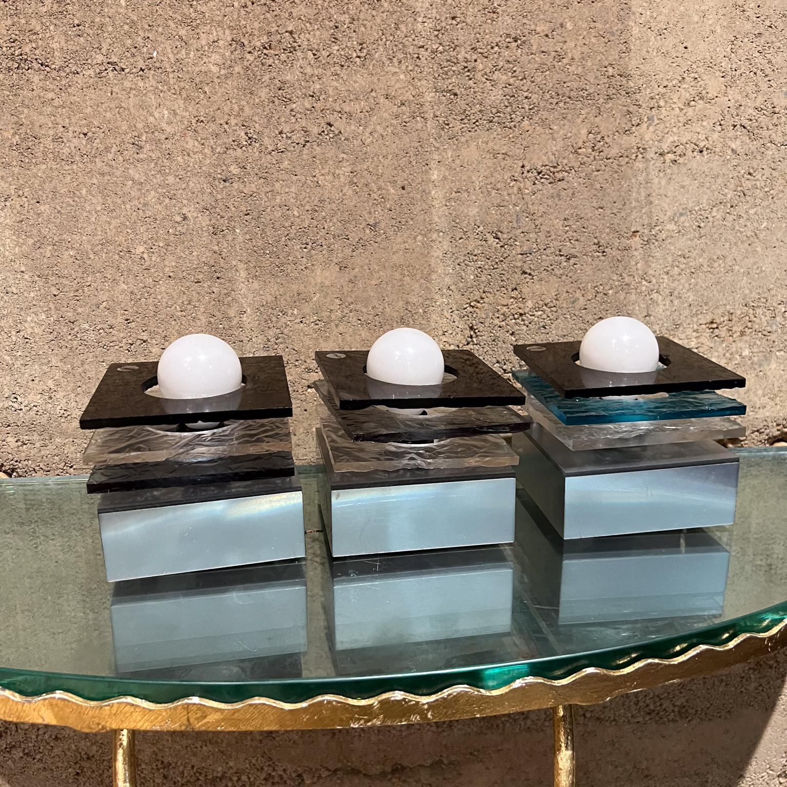 1980s Three Italian Sconces Stacked Plexiglass Style after Artemide Italy In Good Condition For Sale In Chula Vista, CA