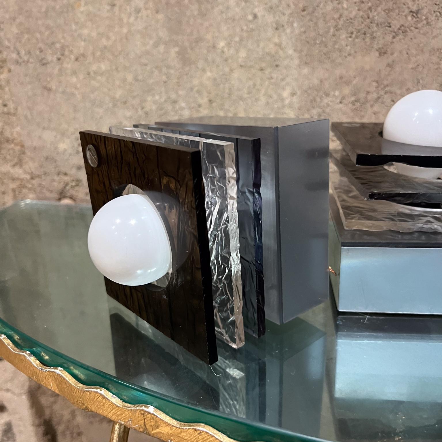 1980s Three Italian Sconces Stacked Plexiglass Style after Artemide Italy For Sale 3