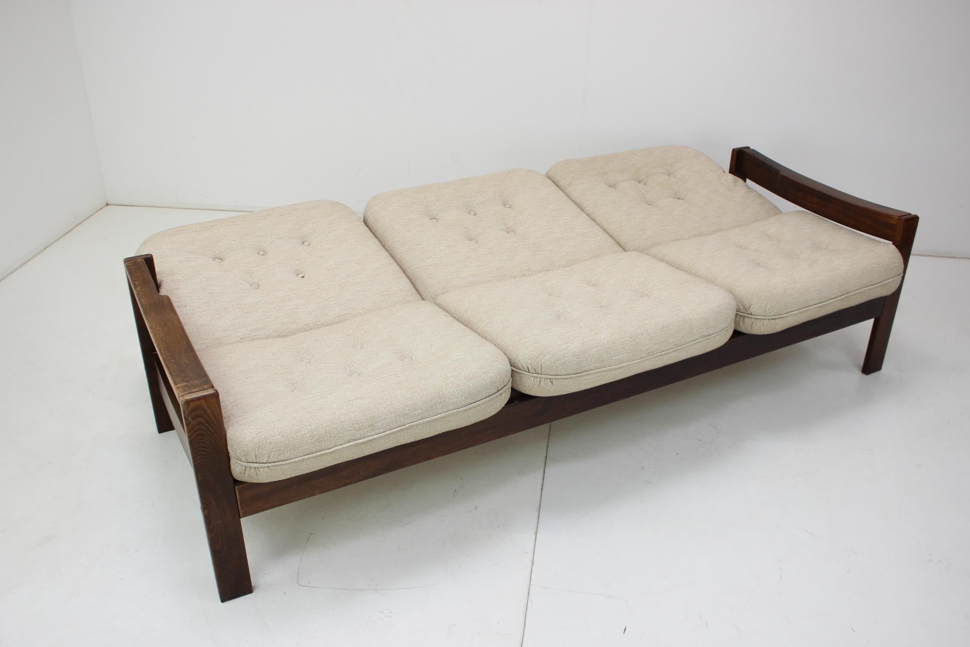 1980s Three Seater Adjustable Sofa / LEDA LUX, Czechoslovakia For Sale 3