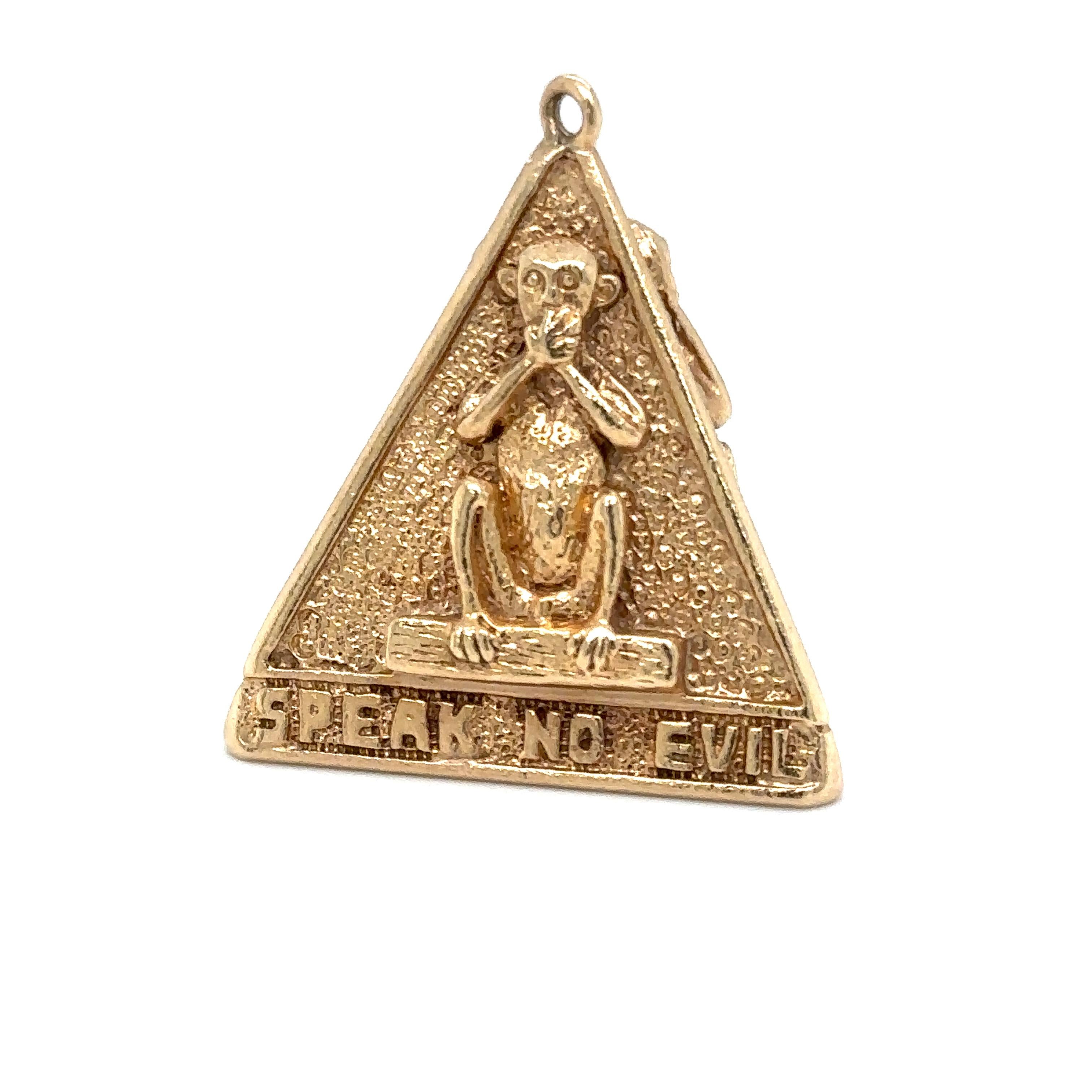 Moderne Pendentif pyramide des trois singes de la sagesse des années 1980 en or jaune 14 carats en vente