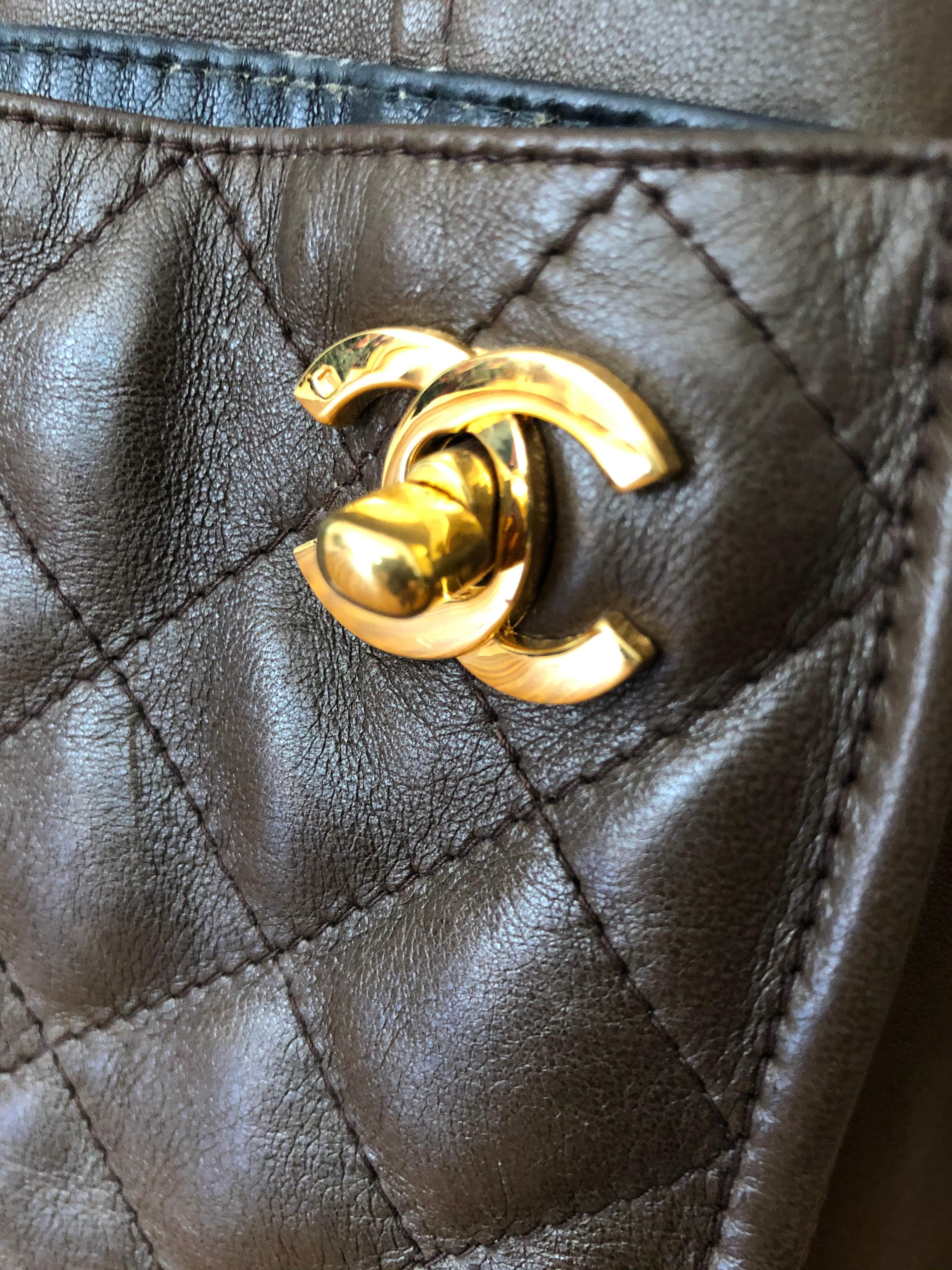 1980s Tobacco Leather Chanel Suit (42) In Good Condition In Port Hope, ON