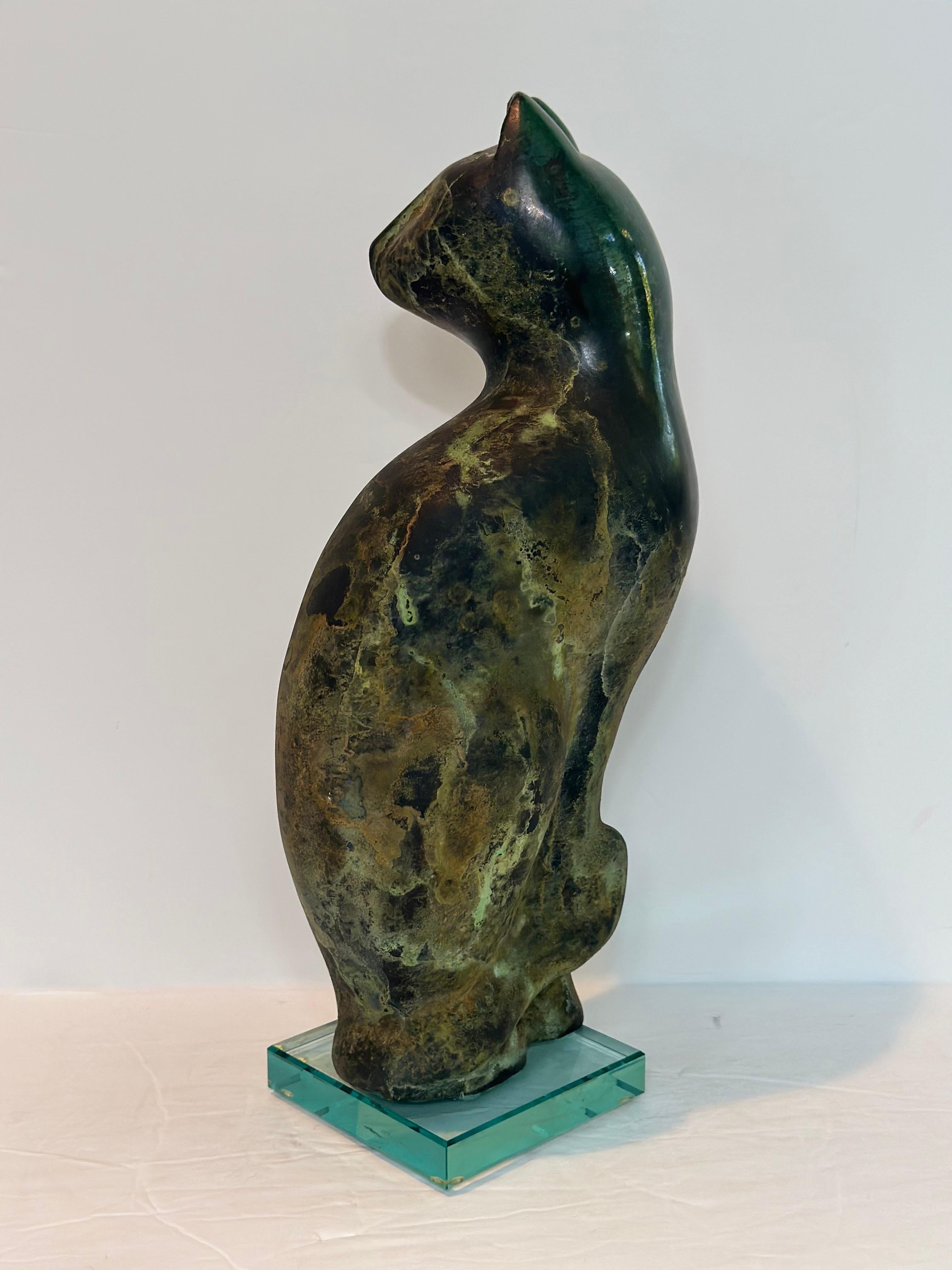 Años 80 Tony Evans Escultura de cerámica animal de gato verde en cerámica de rakú finales del siglo XX en venta