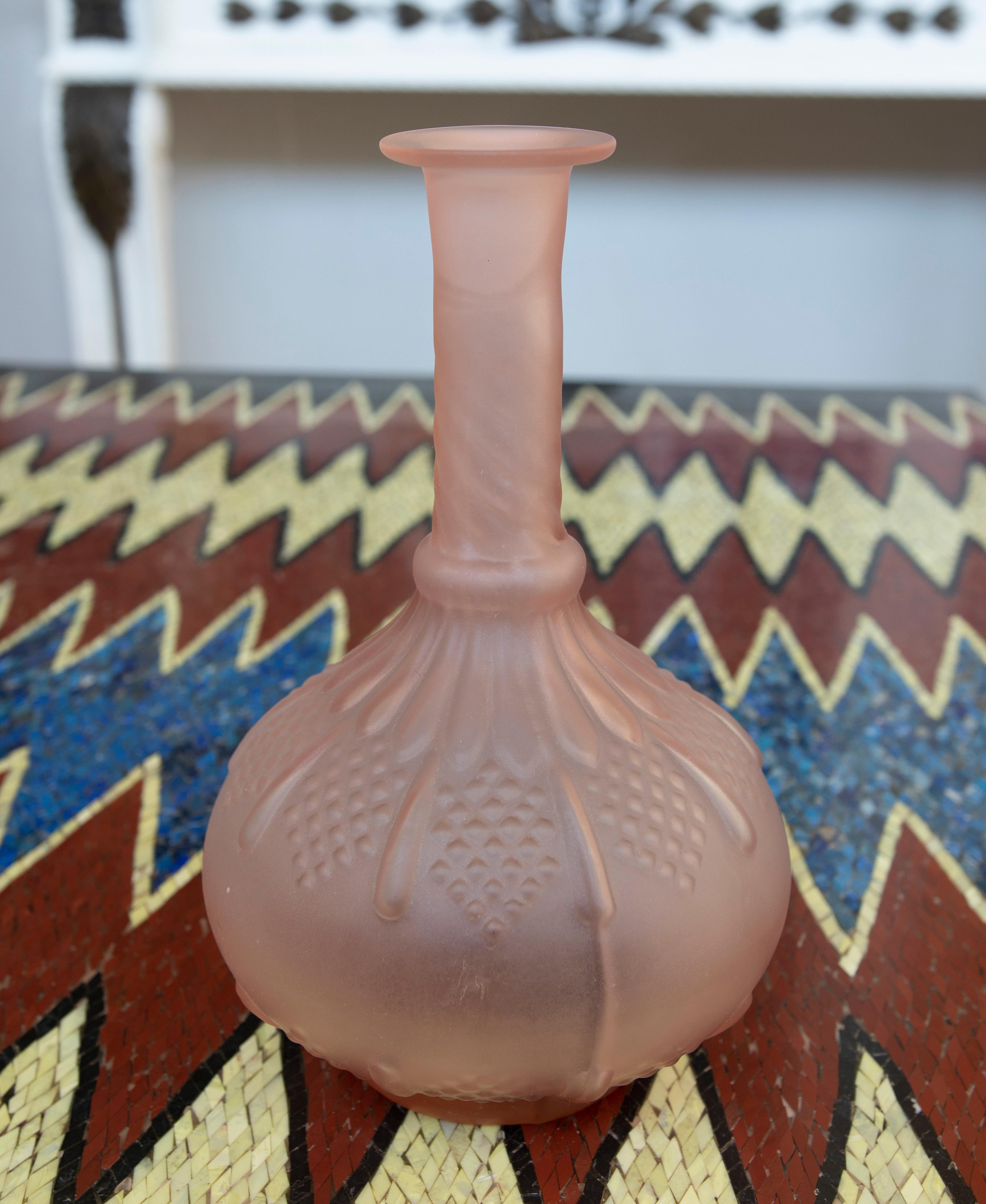 1980s Translucent Rose-Coloured Glass Bottle  In Good Condition For Sale In Marbella, ES