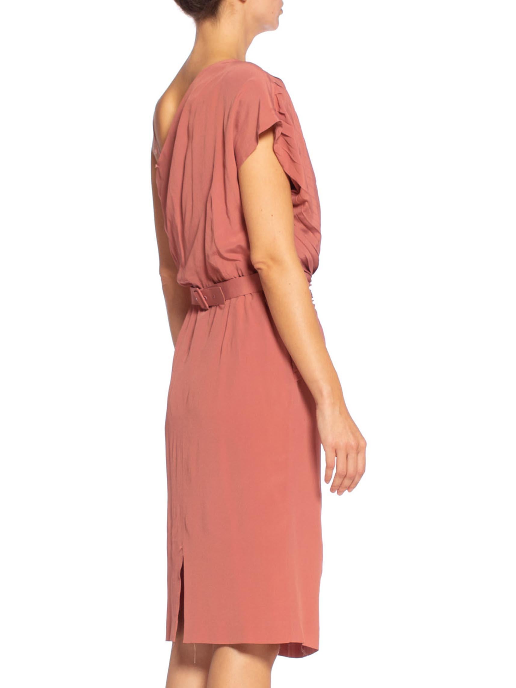 1980'S TERESA CREOLA Dusty Rose Silk Blend Crepe De Chine Pleated One Sleeve Co For Sale 3