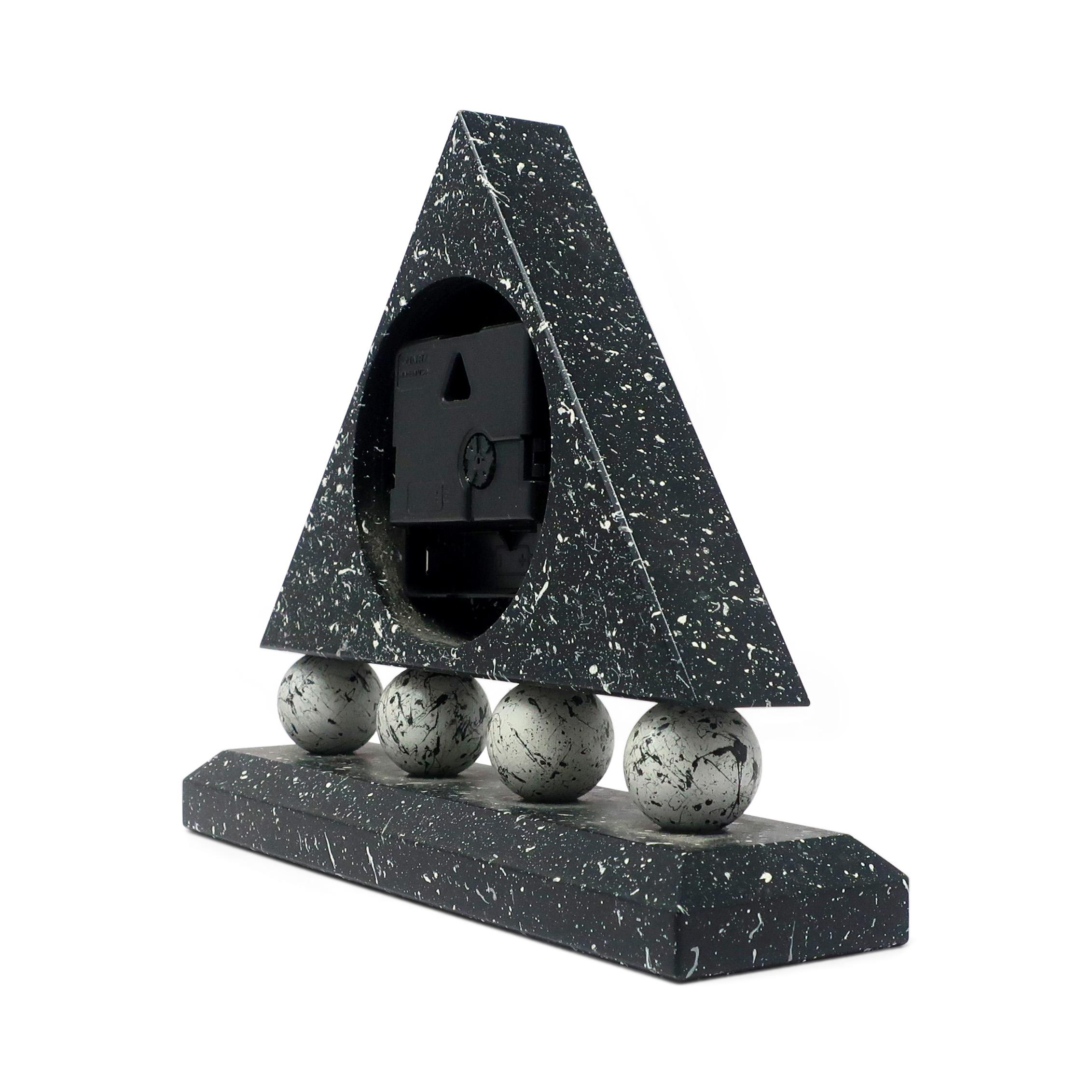 20th Century 1980s Triangular Black Splatter Paint Desk Clock For Sale