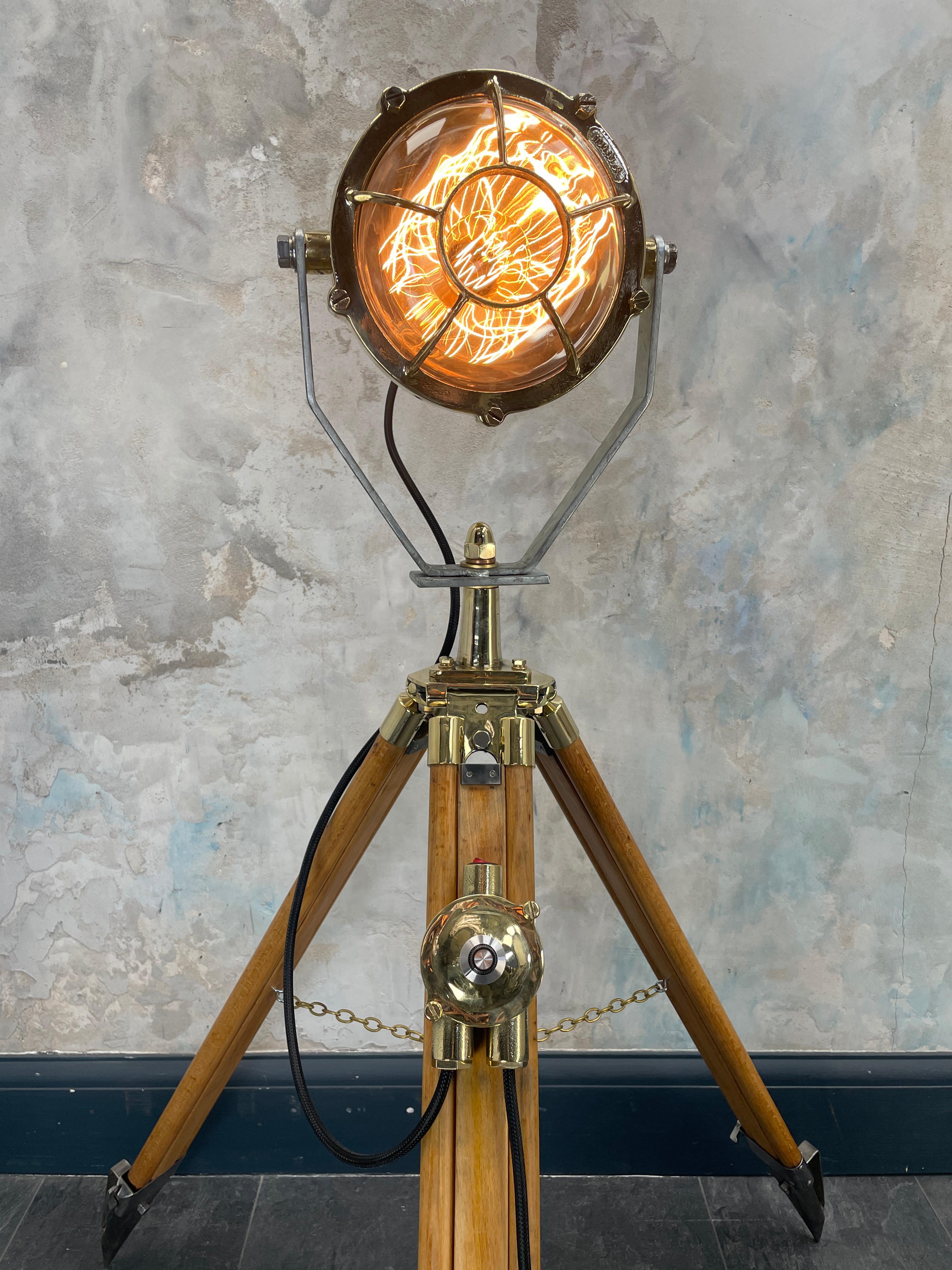1980's Tripod Lamp, Spanish Brass Mateo Miletich Projector & British Tripod For Sale 5