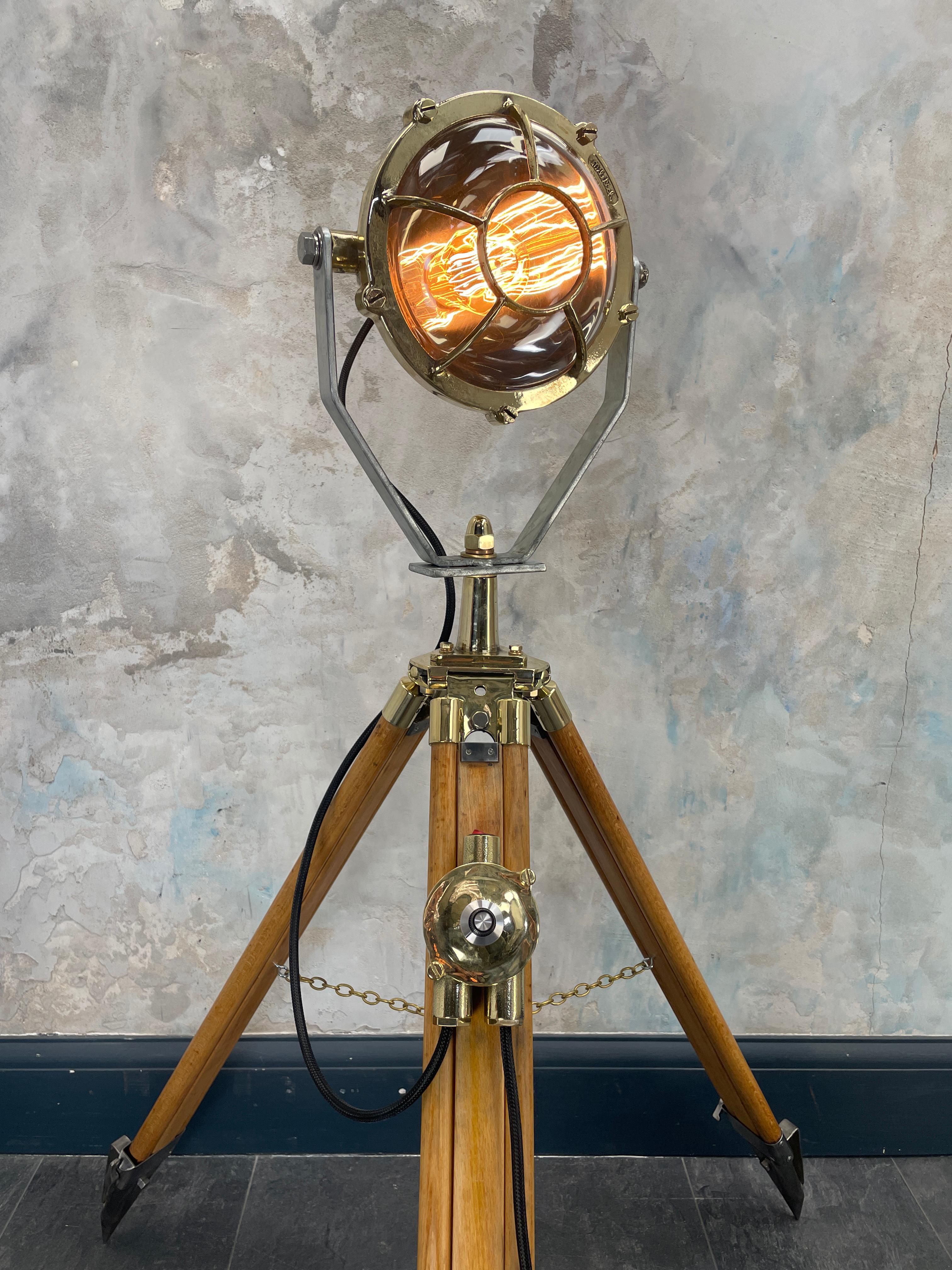 1980's Tripod Lamp, Spanish Brass Mateo Miletich Projector & British Tripod For Sale 6