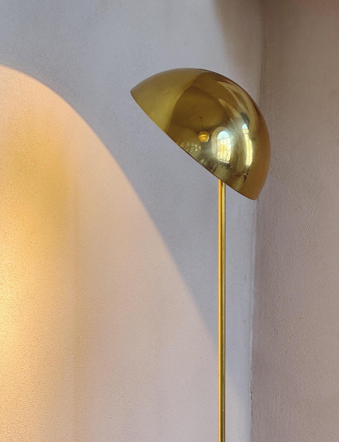 1980s Tronconi Milano 'Bikini' Brass Desk Lamp In Good Condition In Florence, Tuscany