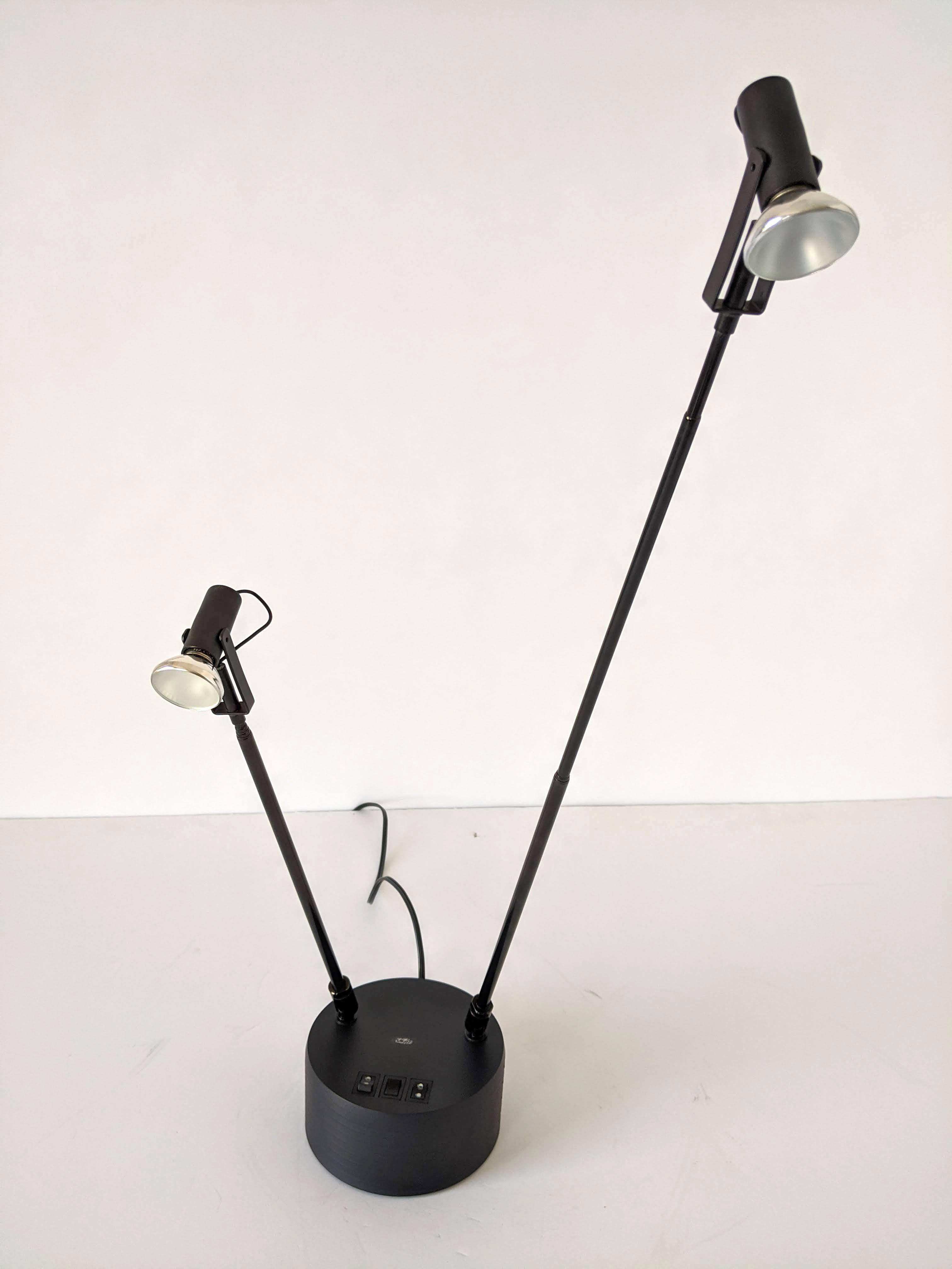 1980s Twin Heads Telescopic Halogen 'Sciopticon' Table Lamp from Luxo , Italy In Good Condition In St- Leonard, Quebec