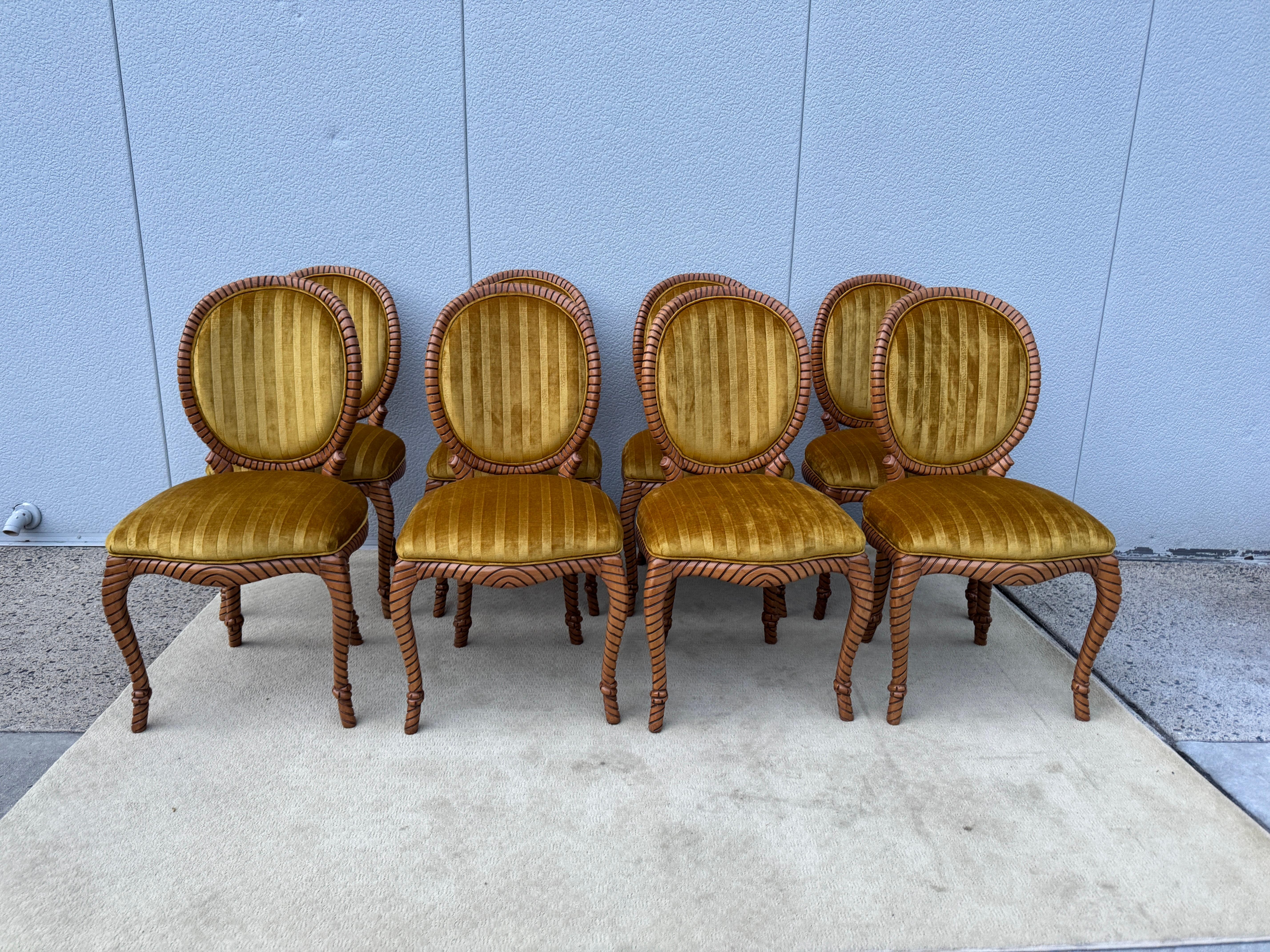 Sillas De Comedor De Madera De Cuerda Retorcida De Los Años 80 10 De España En Tela De Terciopelo Italiano Moderno de mediados de siglo en venta