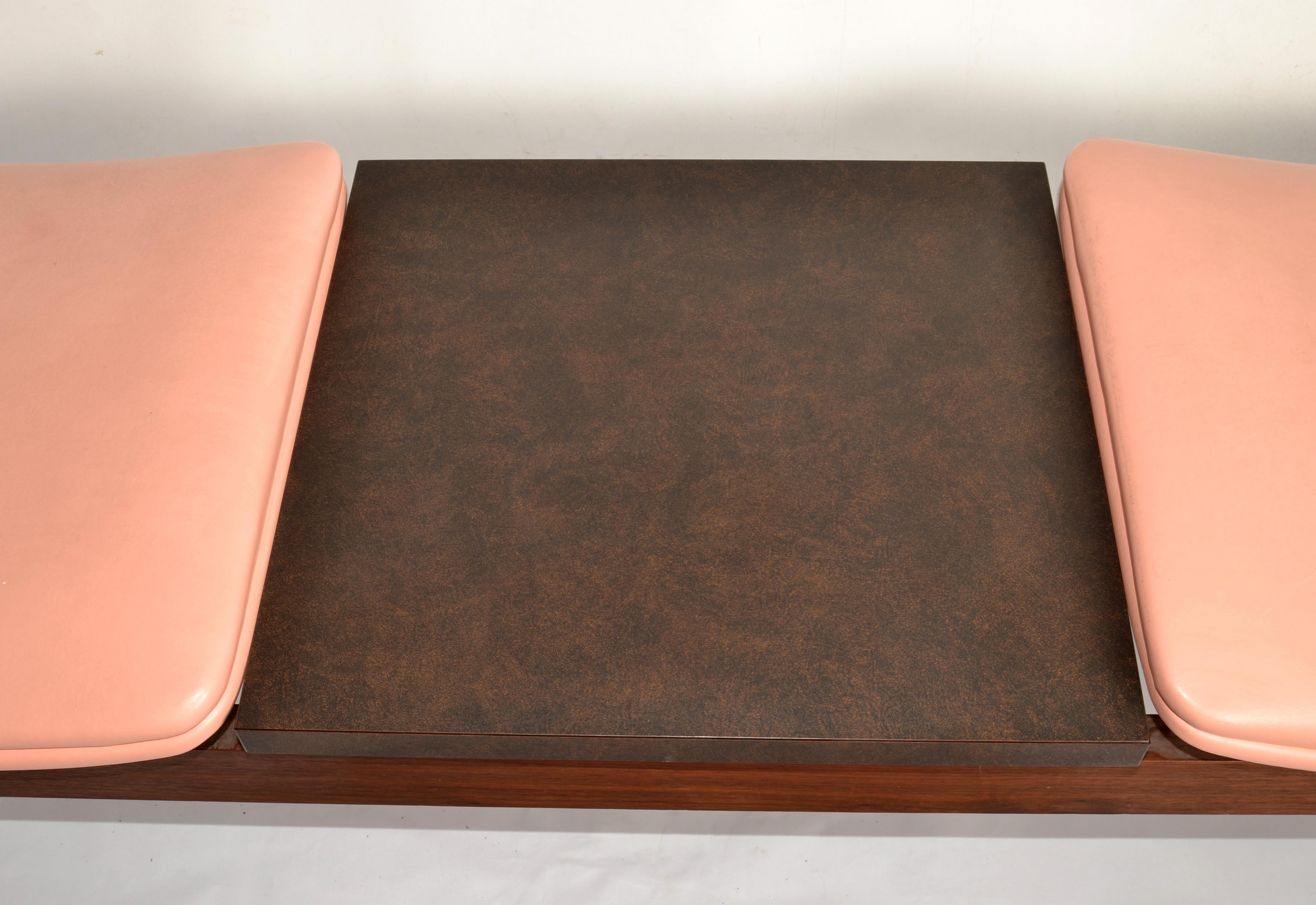 Banco y mesa de madera maciza de dos plazas de imitación de cuero de los años 80 Moderno de mediados de siglo en venta 3
